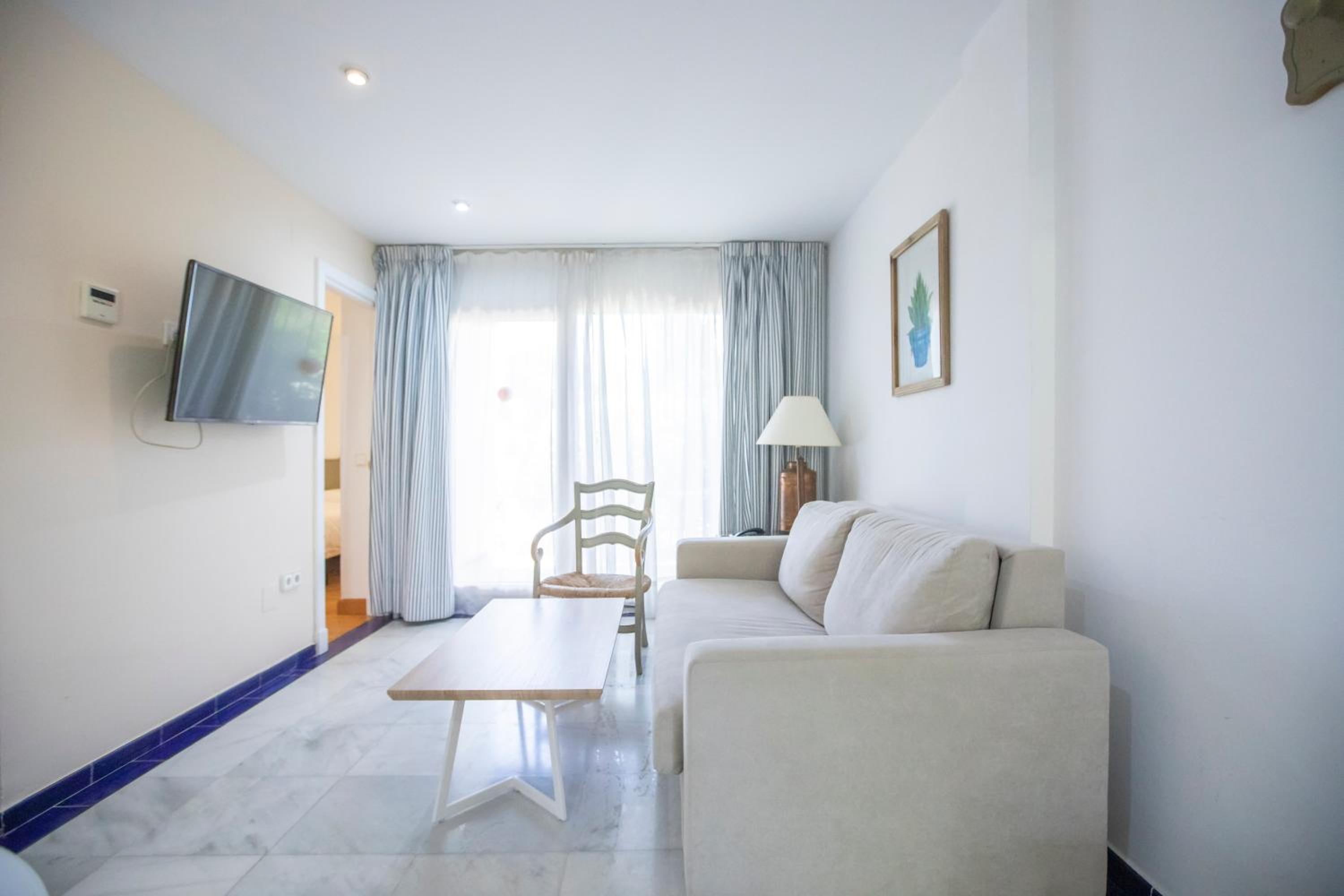 El Puerto de Santa Maria Vacations - Apartamentos Soho Boutique Vistahermosa - Property Image 53