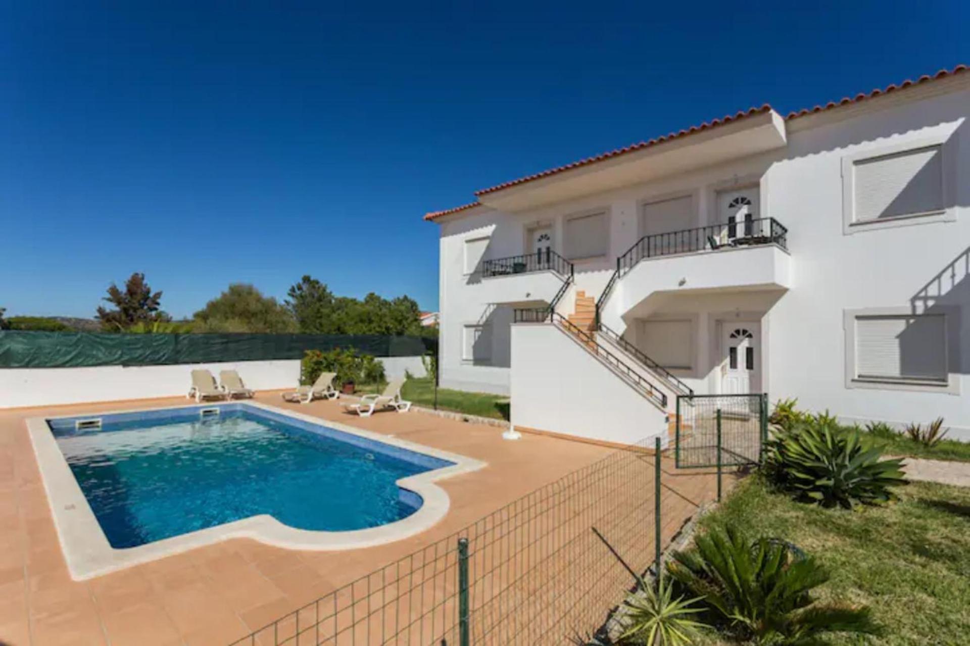 Charming 2-Bed Apartment in Olhos de Agua view 2