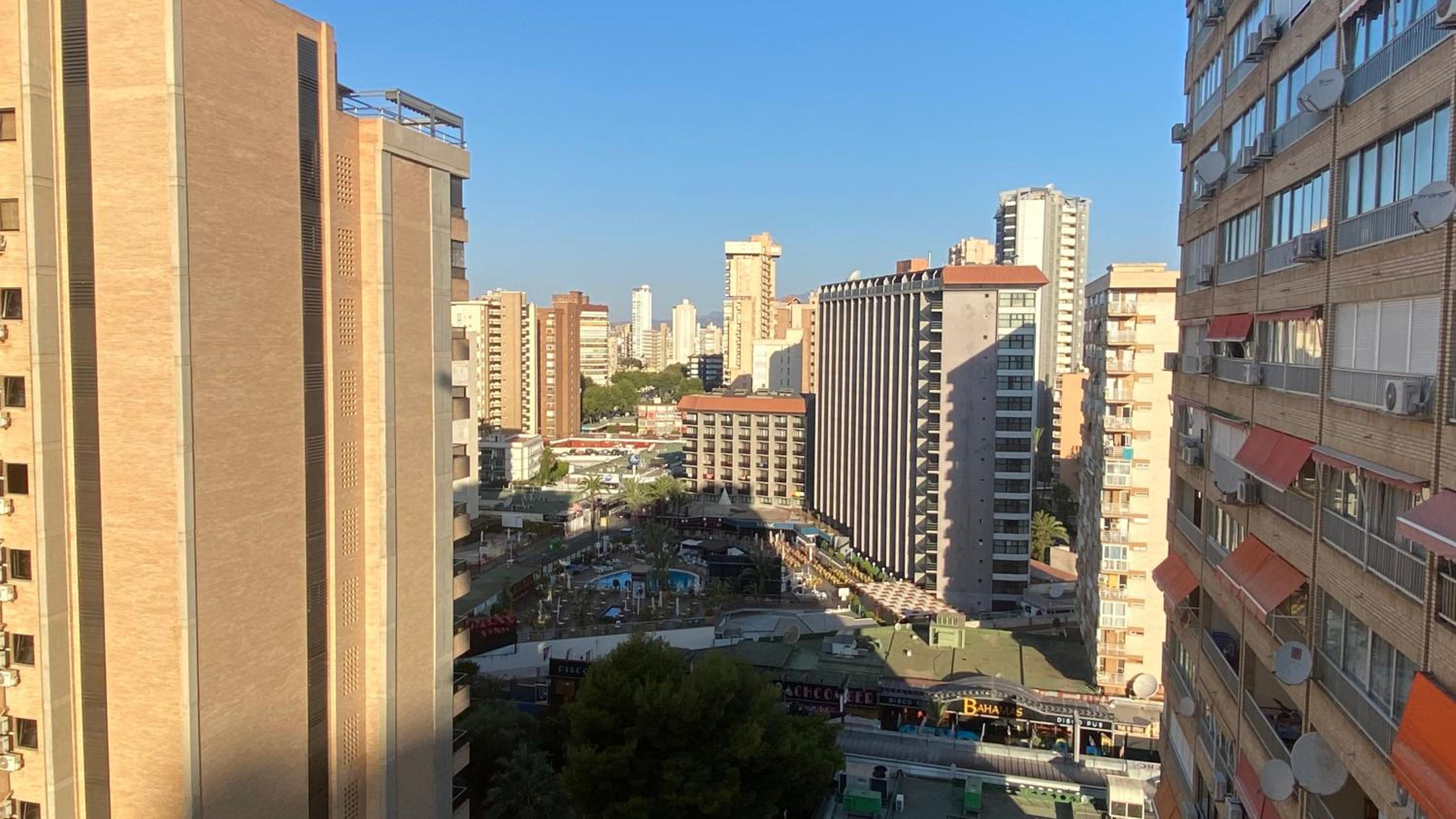 SOLYMAR LEVANTE Apartamento Completo con Piscina y Parking Comunitario