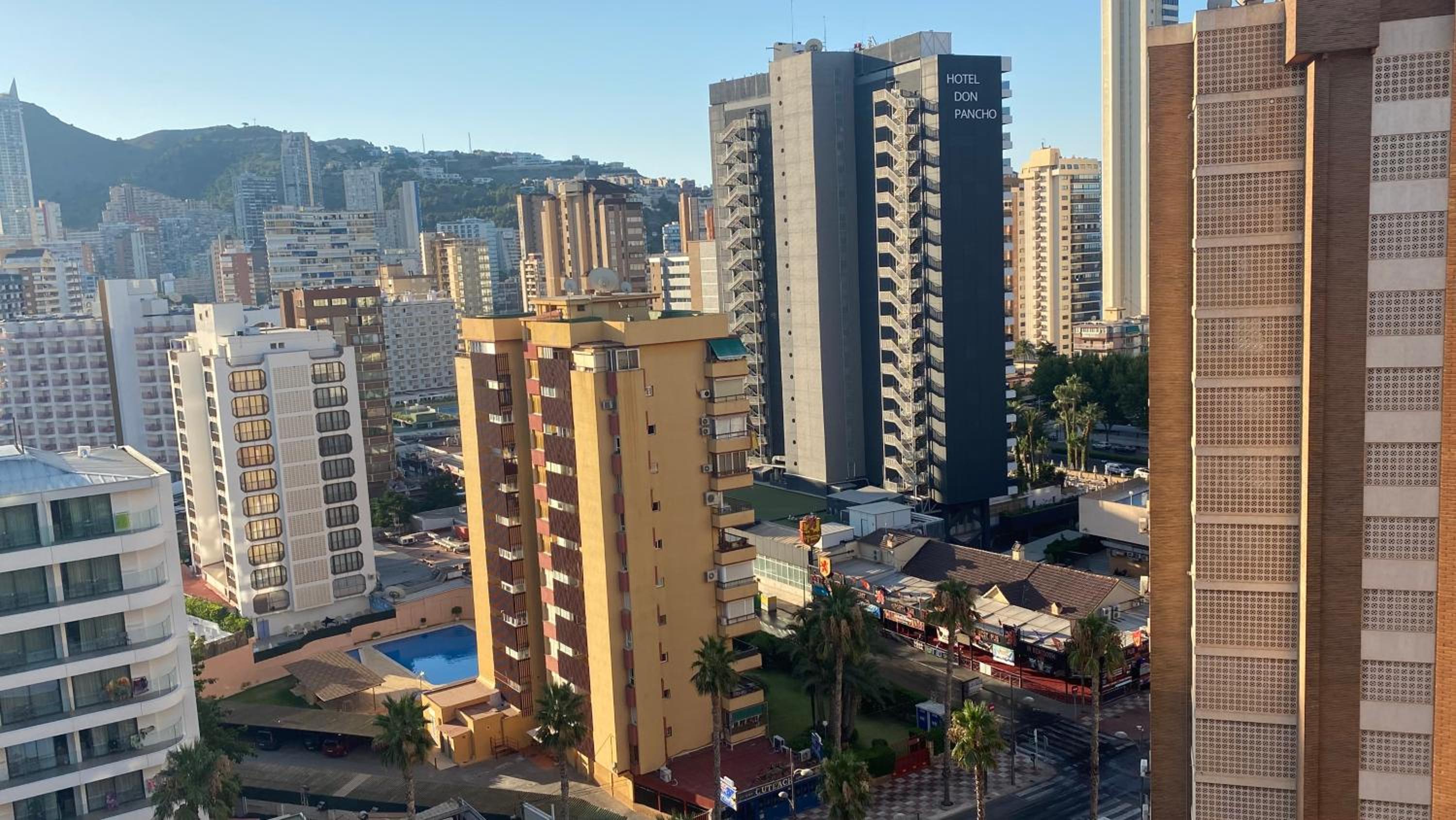 SOLYMAR LEVANTE Apartamento Completo con Piscina y Parking Comunitario