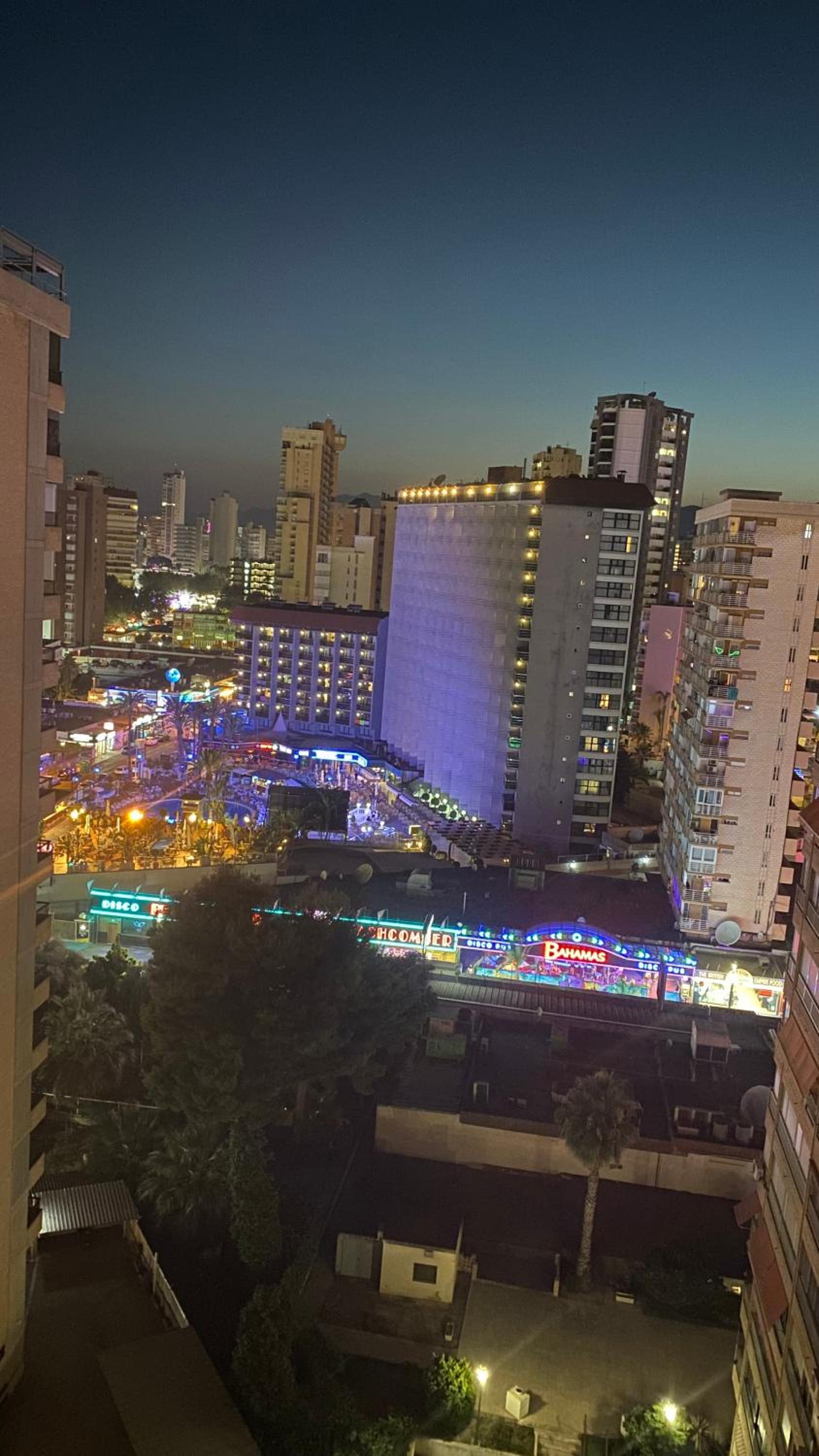 SOLYMAR LEVANTE Apartamento Completo con Piscina y Parking Comunitario