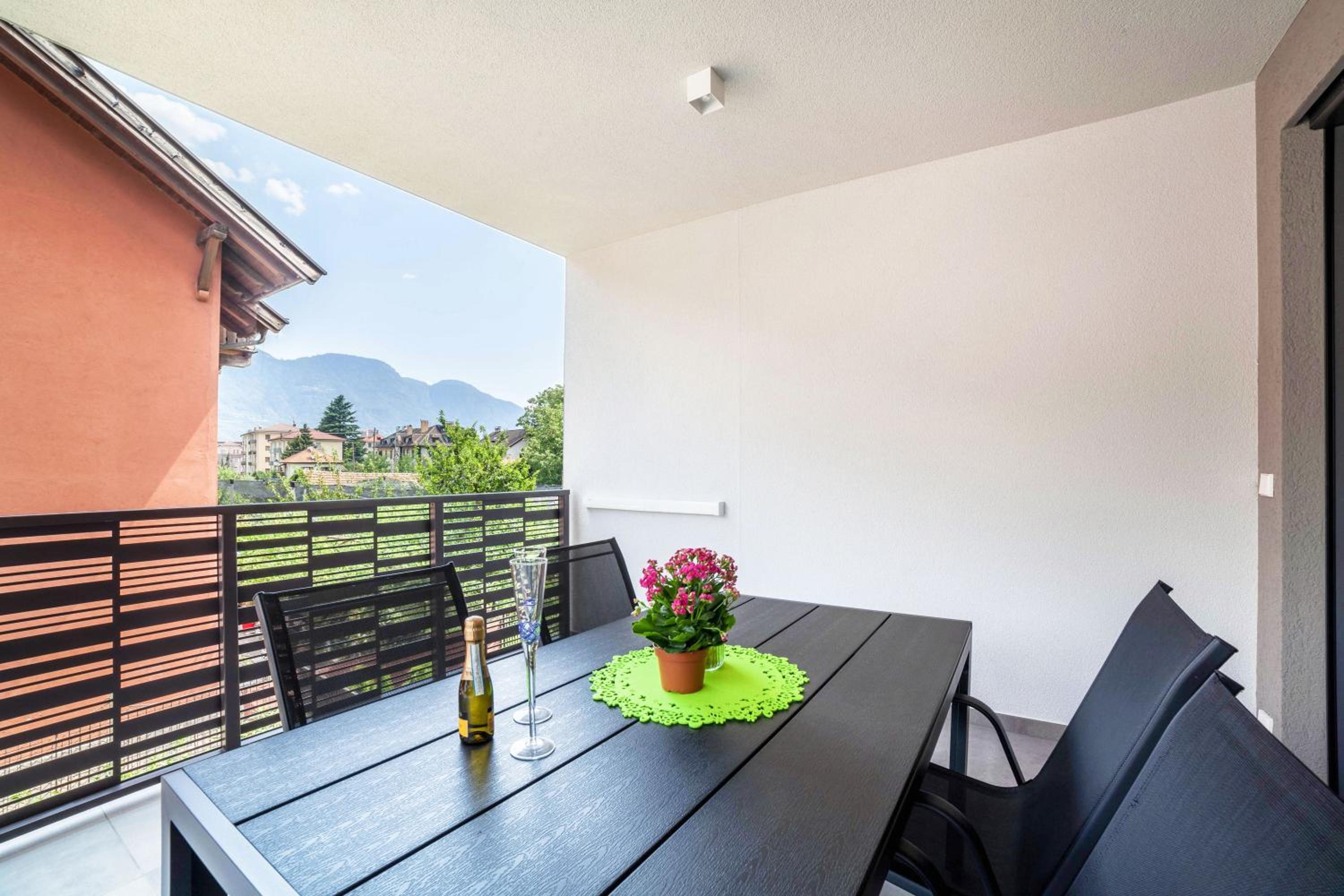 Jj City Apartment en Lagundo — balance & terrace