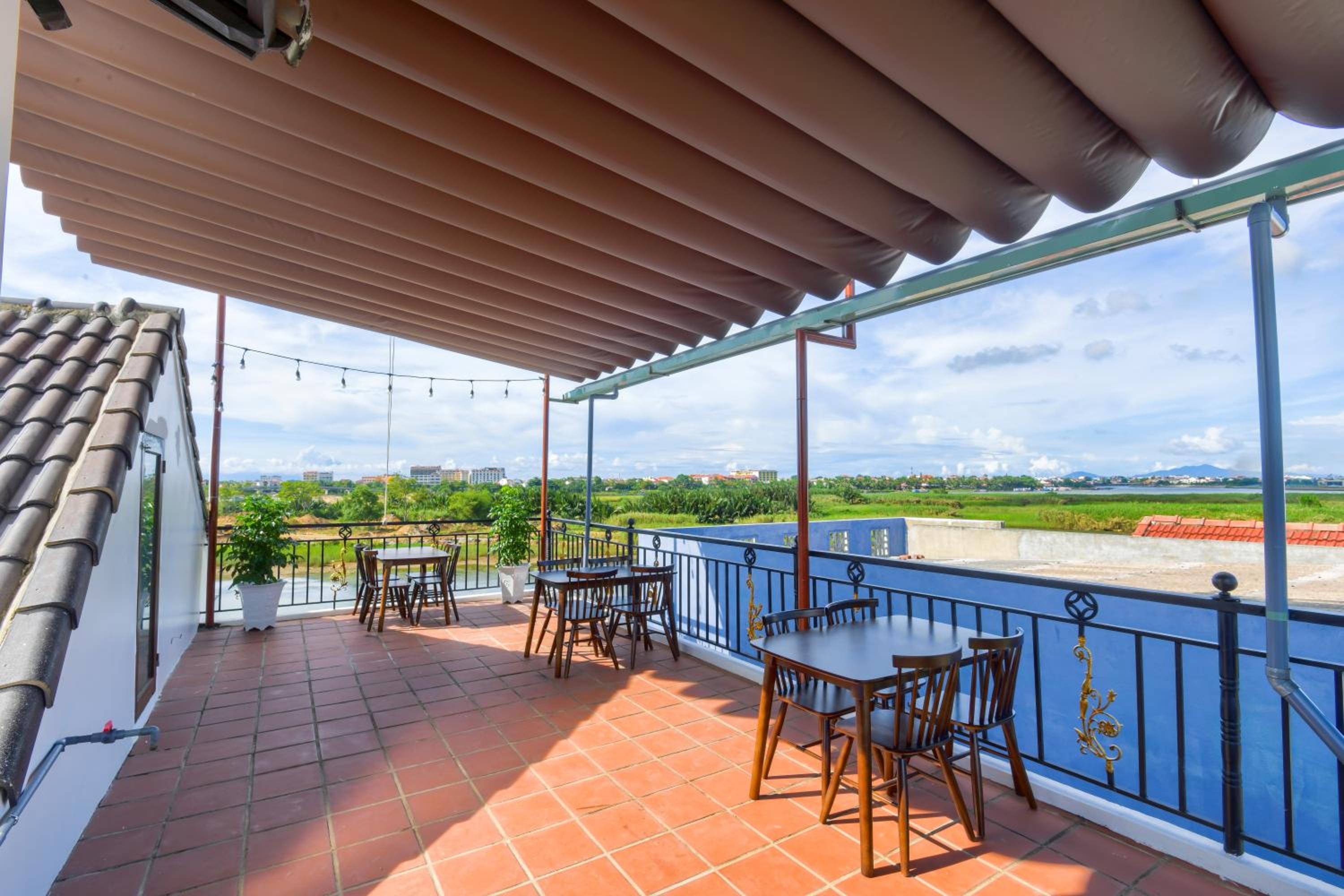 Gió Chiều Homestay - Riverside & Swimming pool view 4