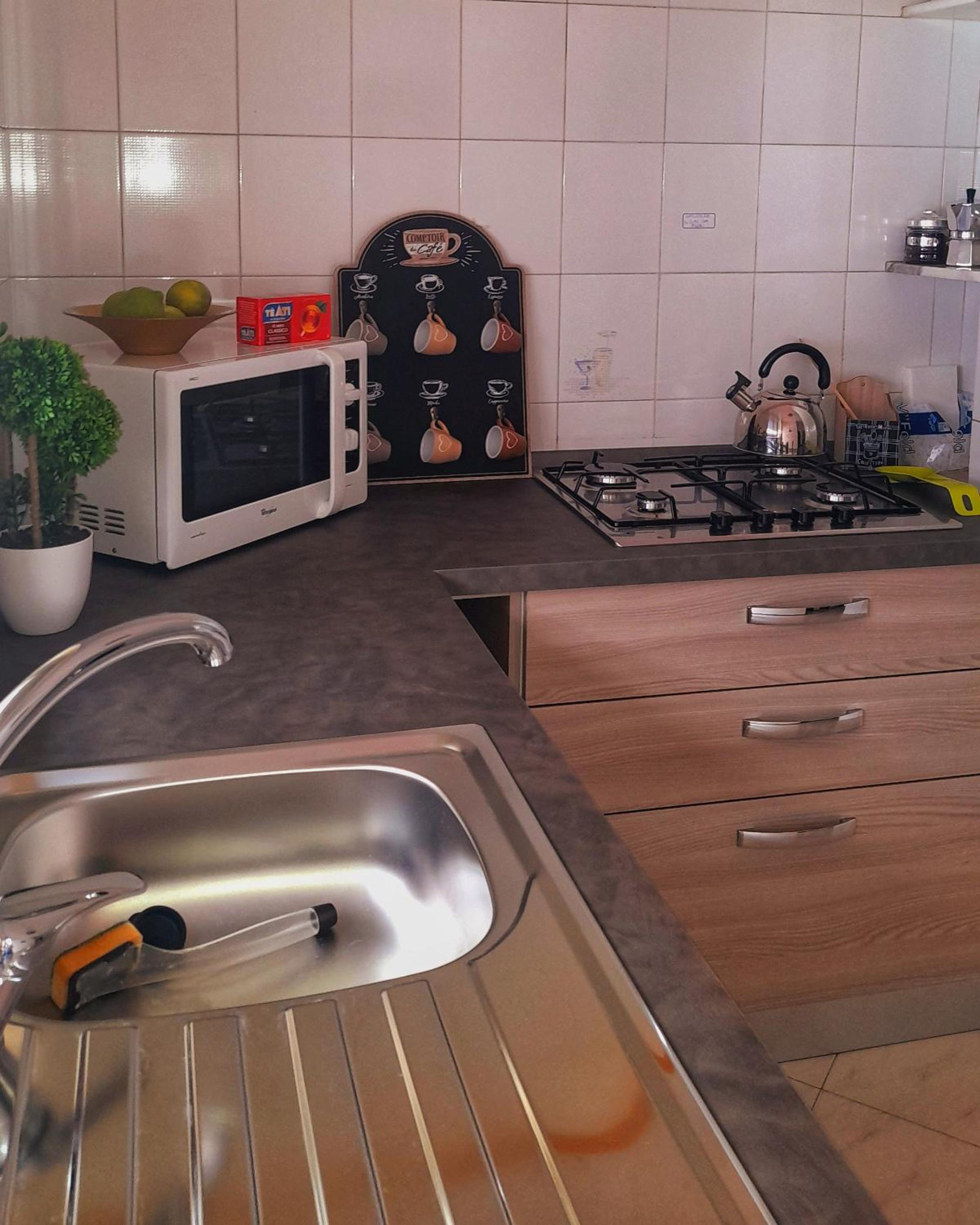Casa il Bergamotto en Palermo — kitchen