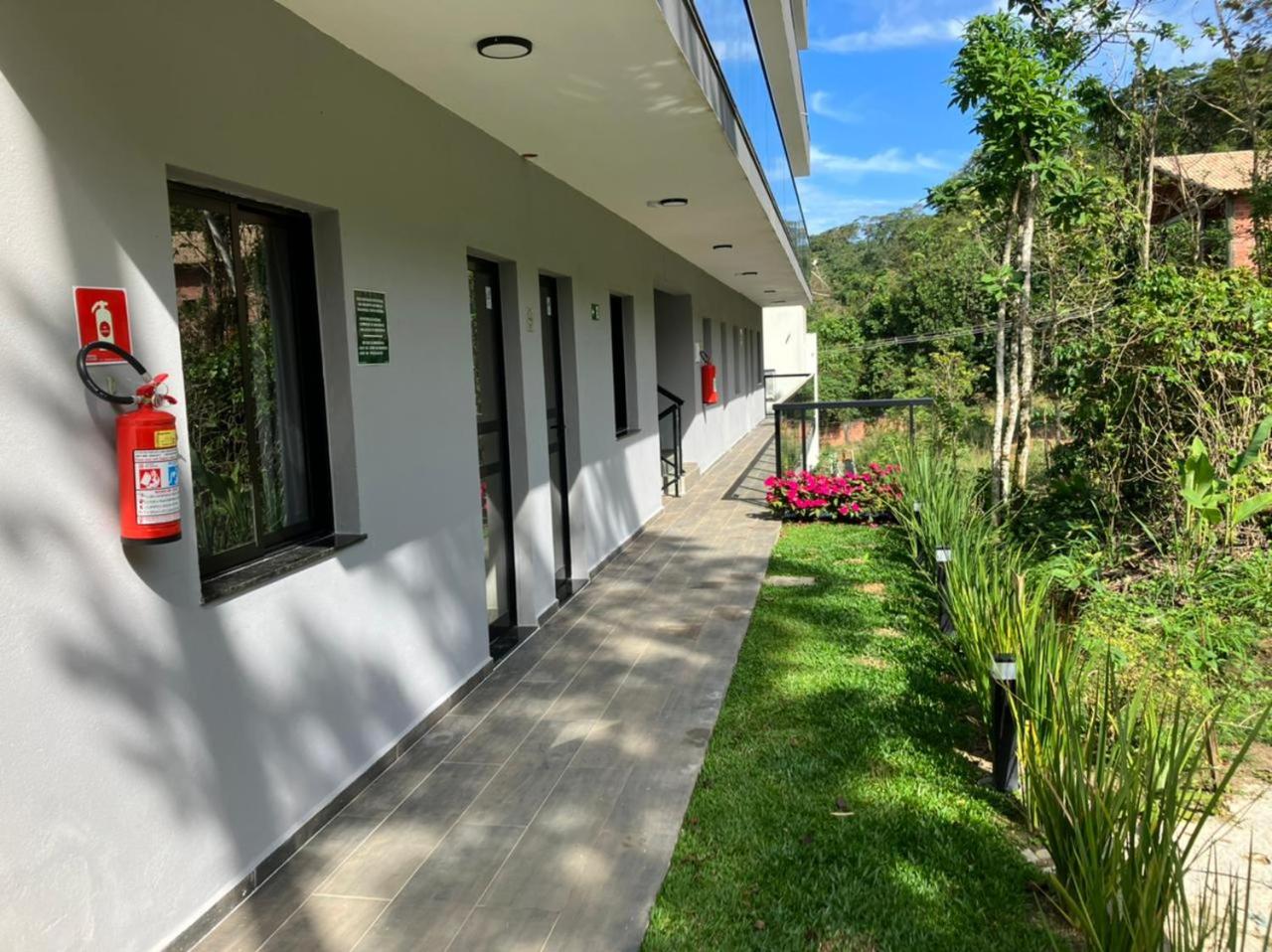 Refúgio Praia Lagoinha Ubatuba-SP Condomínio Samola apto 07