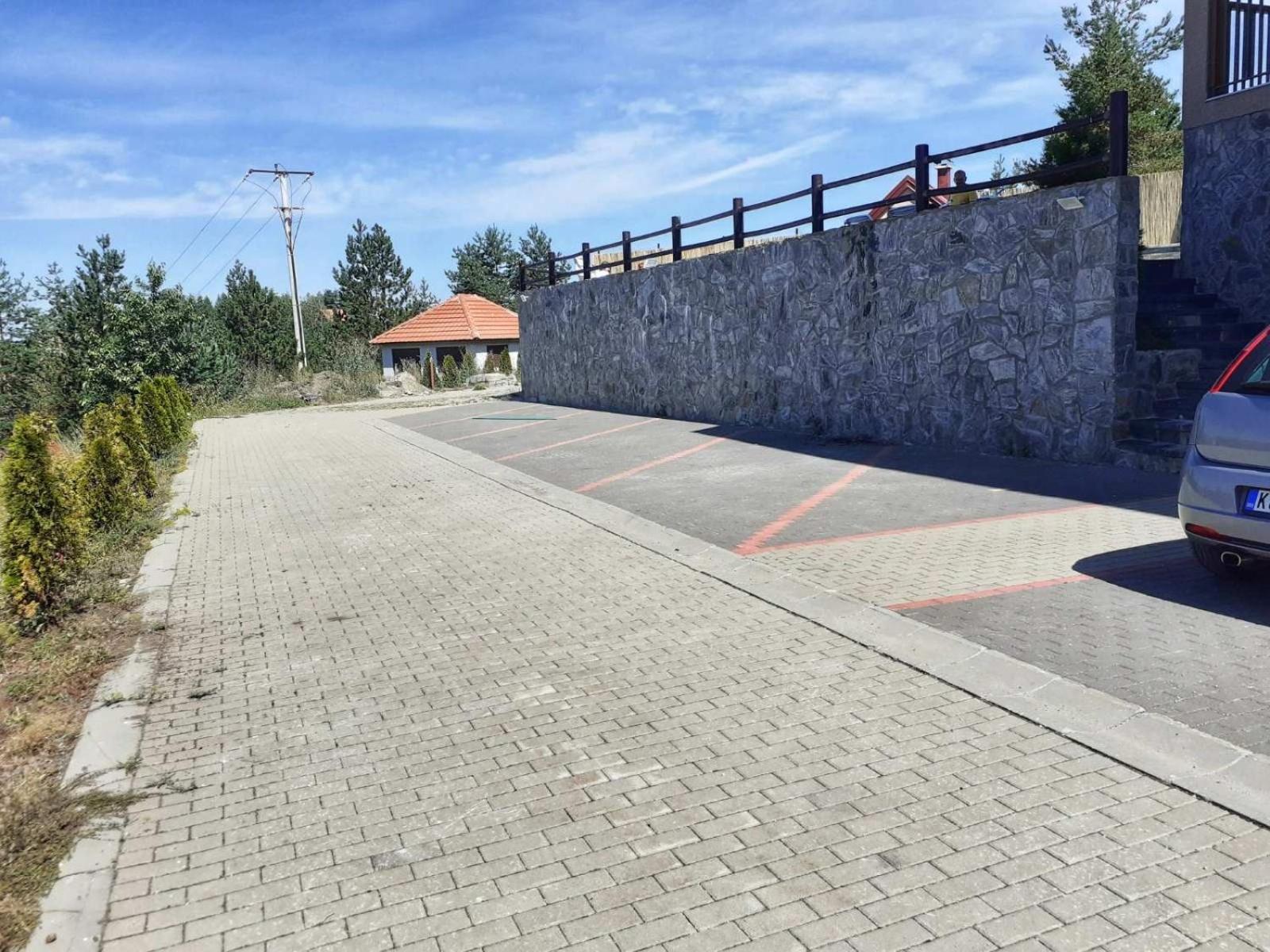 Photo 33