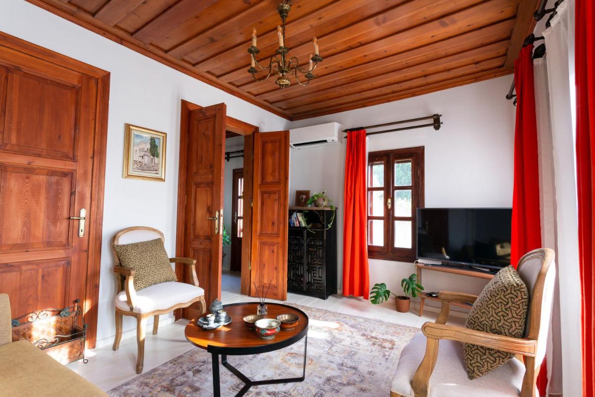 Hotel Sayılgan Guest House Ayvalık Greek House in the Center - Image 1