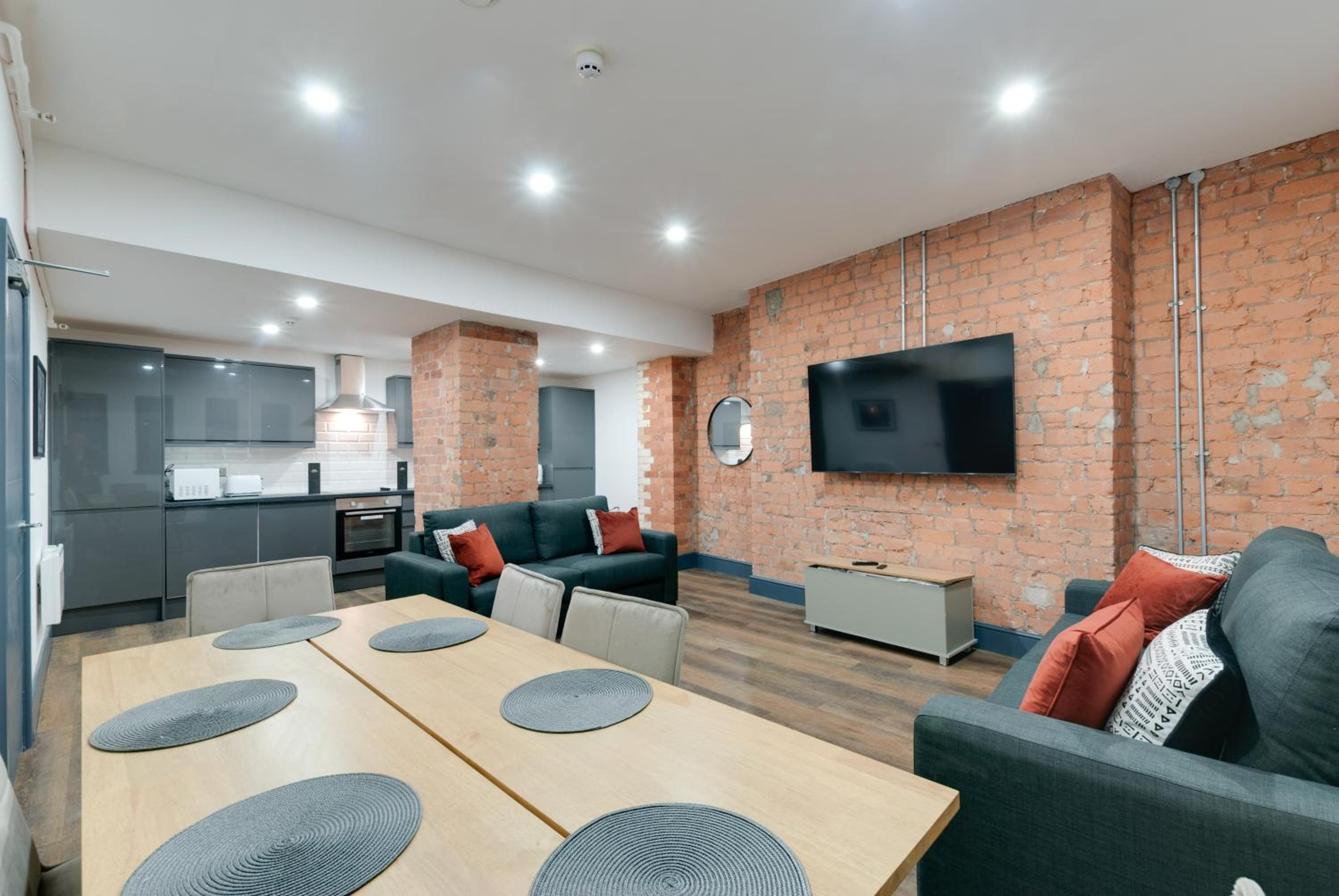 Harrisons Aparthotel Liverpool view 3