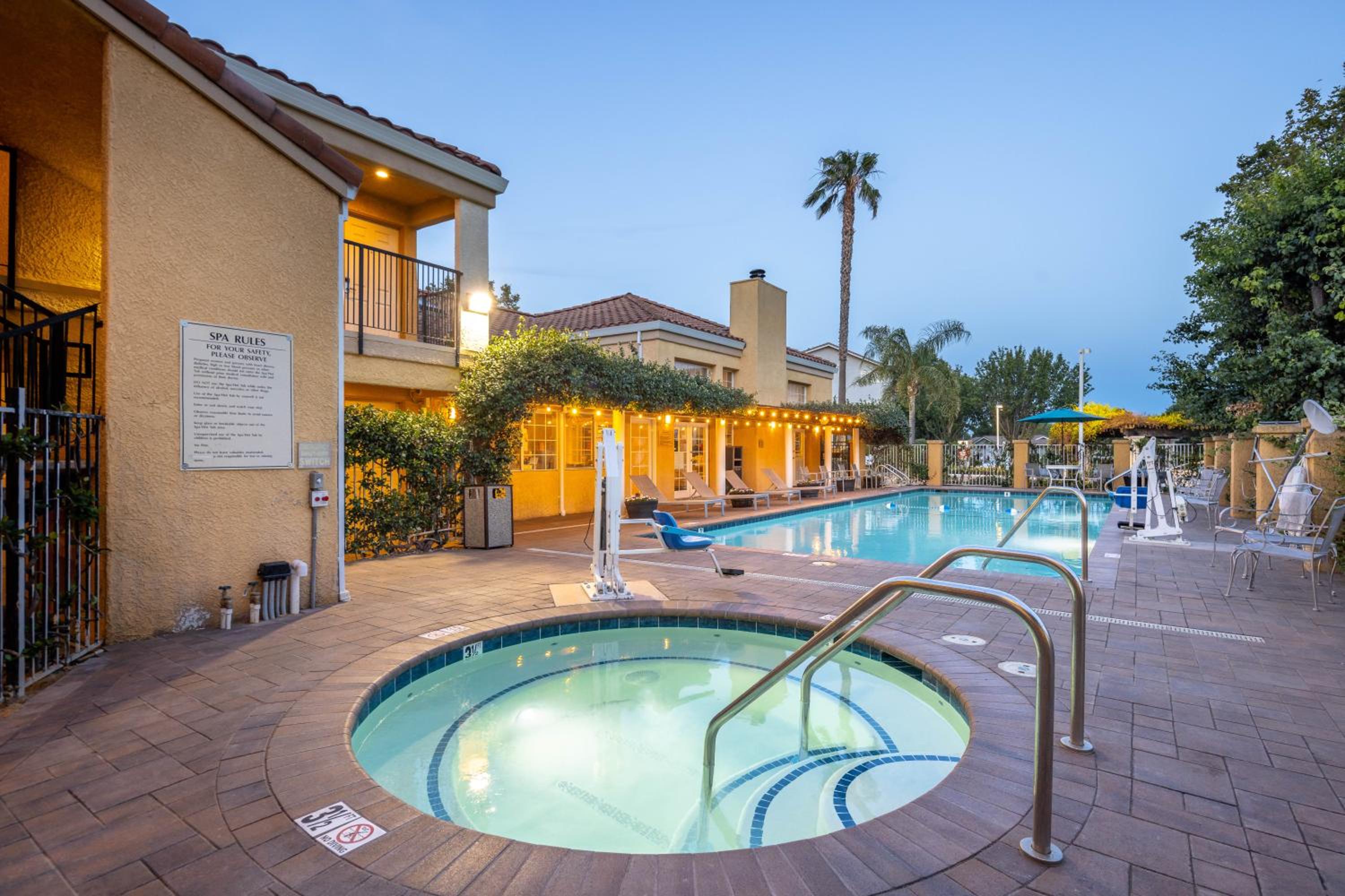 Best Western Plus Dixon Davis - Property Image 16