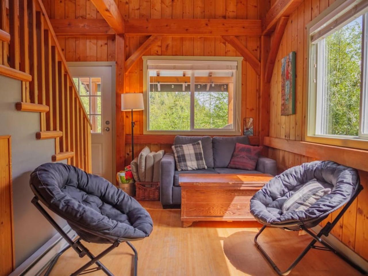 Bear Coast, Cabin with Hot Tub, Patio, and Waterview