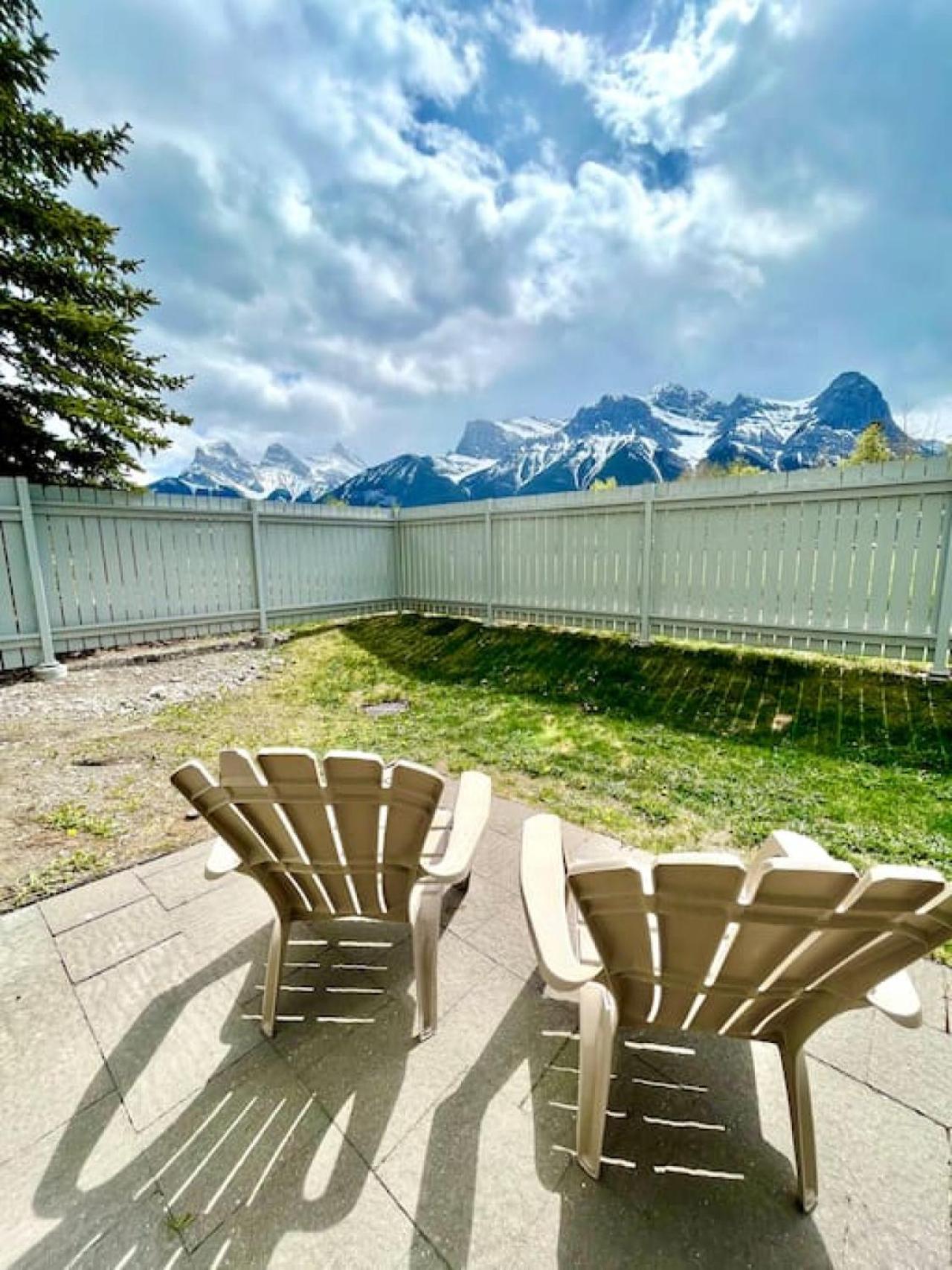 Nakiska, 2 Bed 1 Bath with Mtn Views