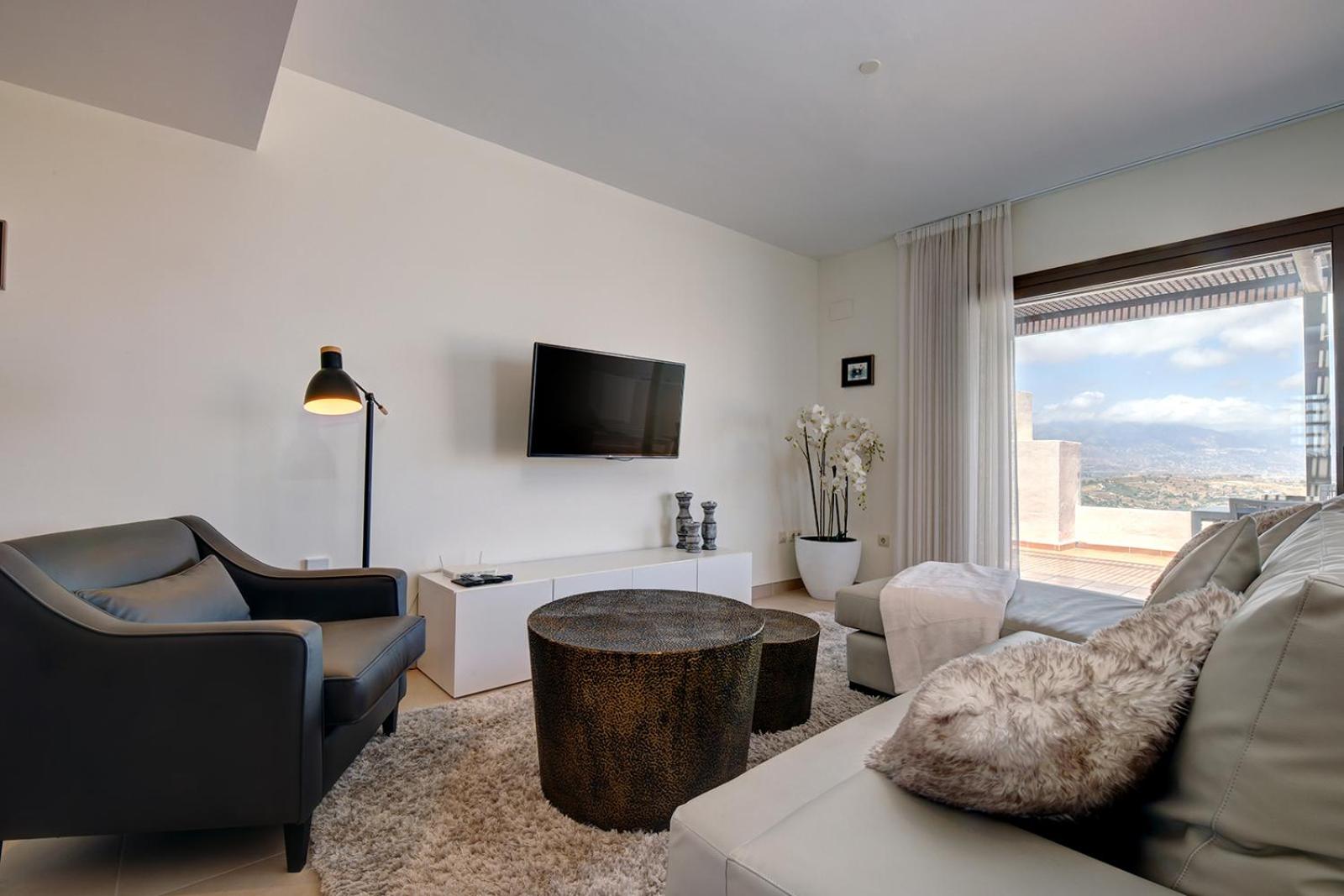 103 - Luxurious 3 Bed Duplex Penthouse With Stunning Mountain Views view 3