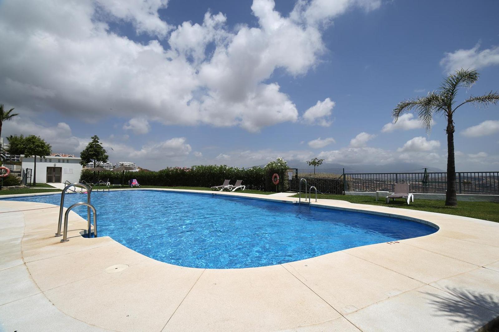 103 - Luxurious 3 Bed Duplex Penthouse With Stunning Mountain Views view 4