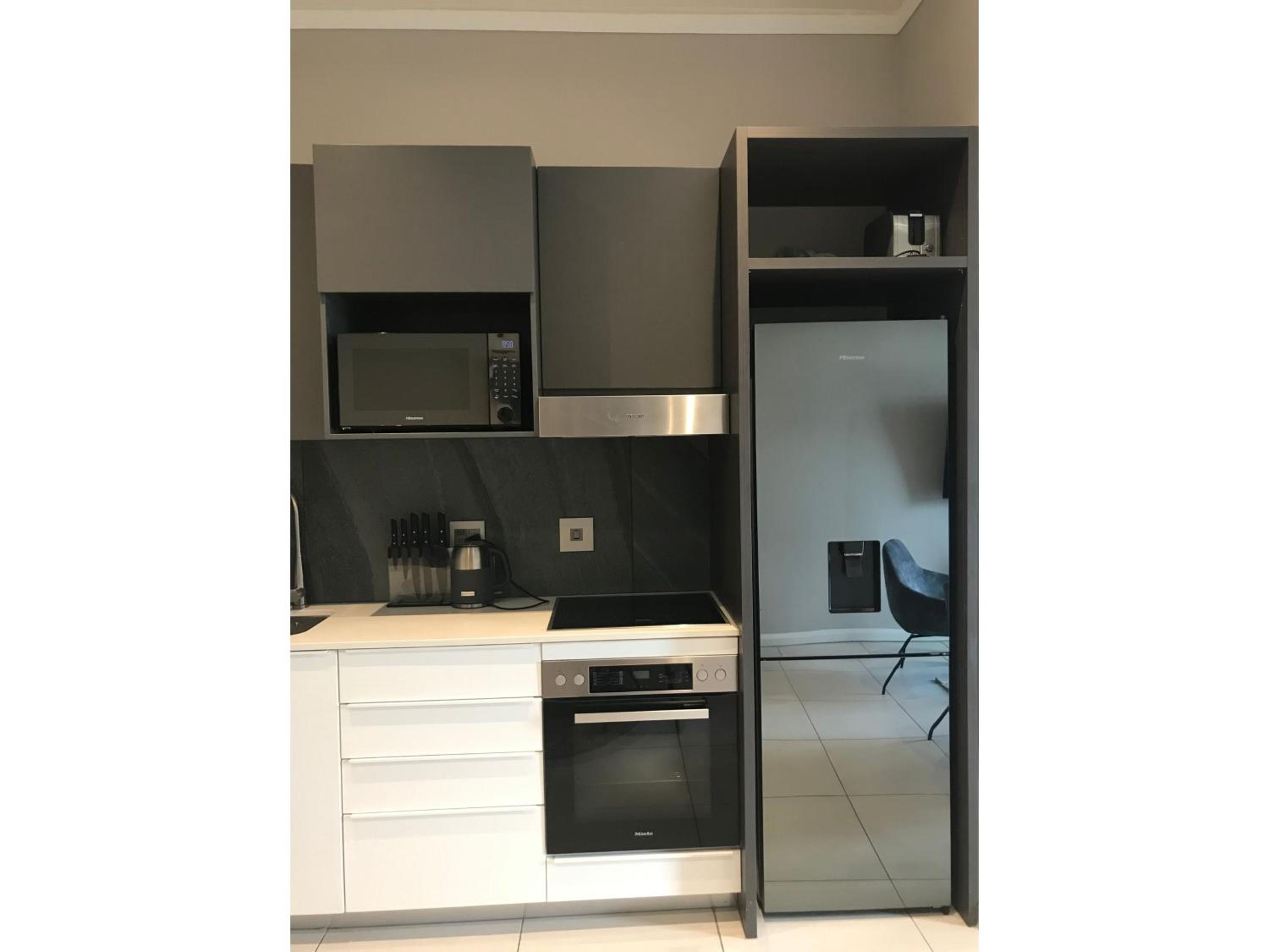 Menlyn Apartment - Sapphire Gold view 5