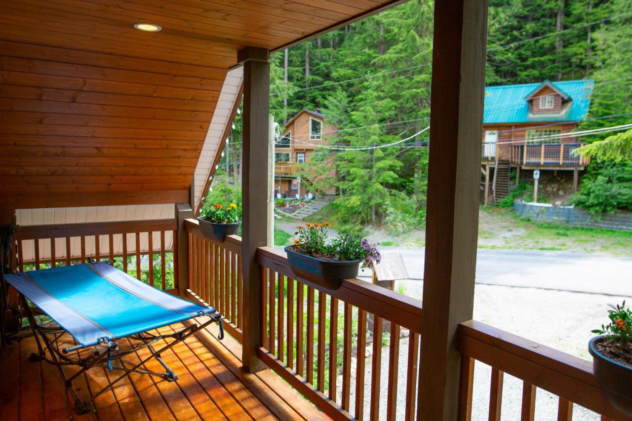 Whiskey Jack, 4 Bedroom Cabin with Outdoor Firepit