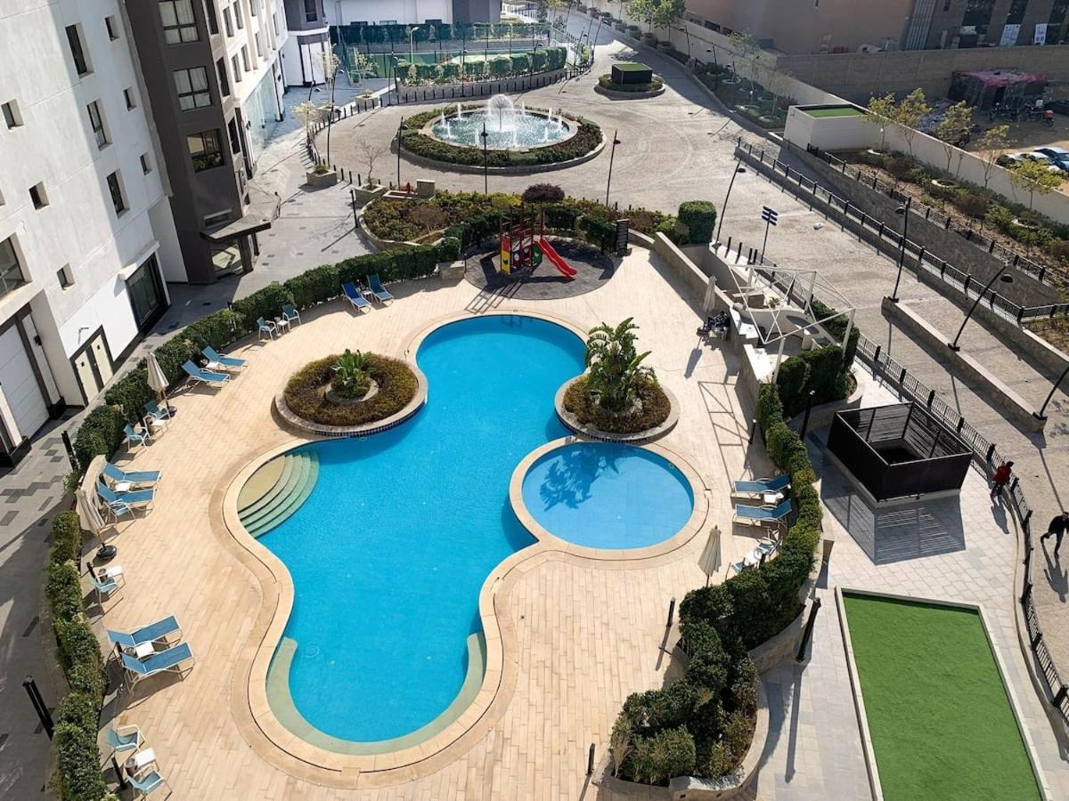 Lovely hotel apart in front Auc