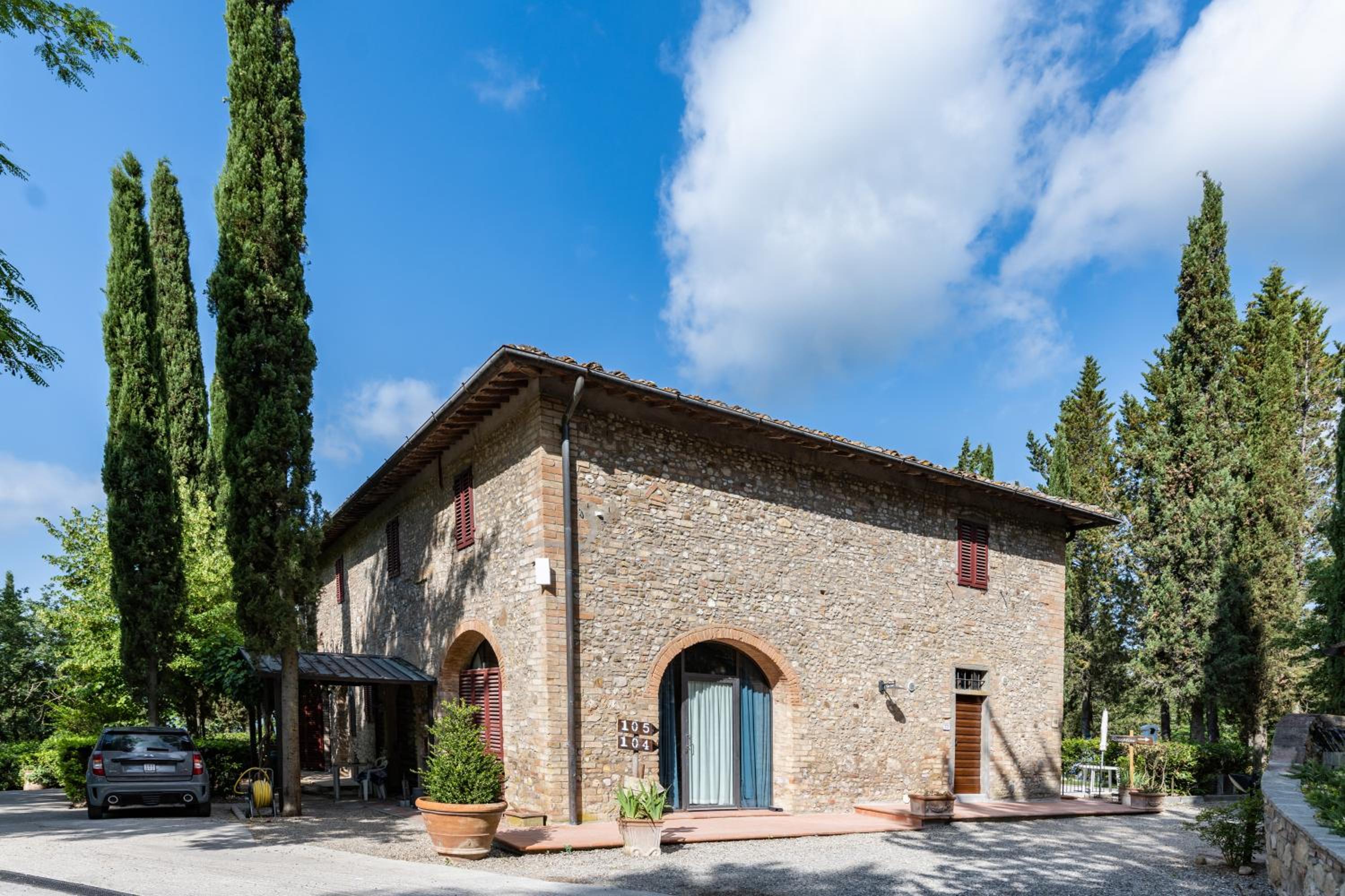 Podere Mezzastrada - Place of Charme
