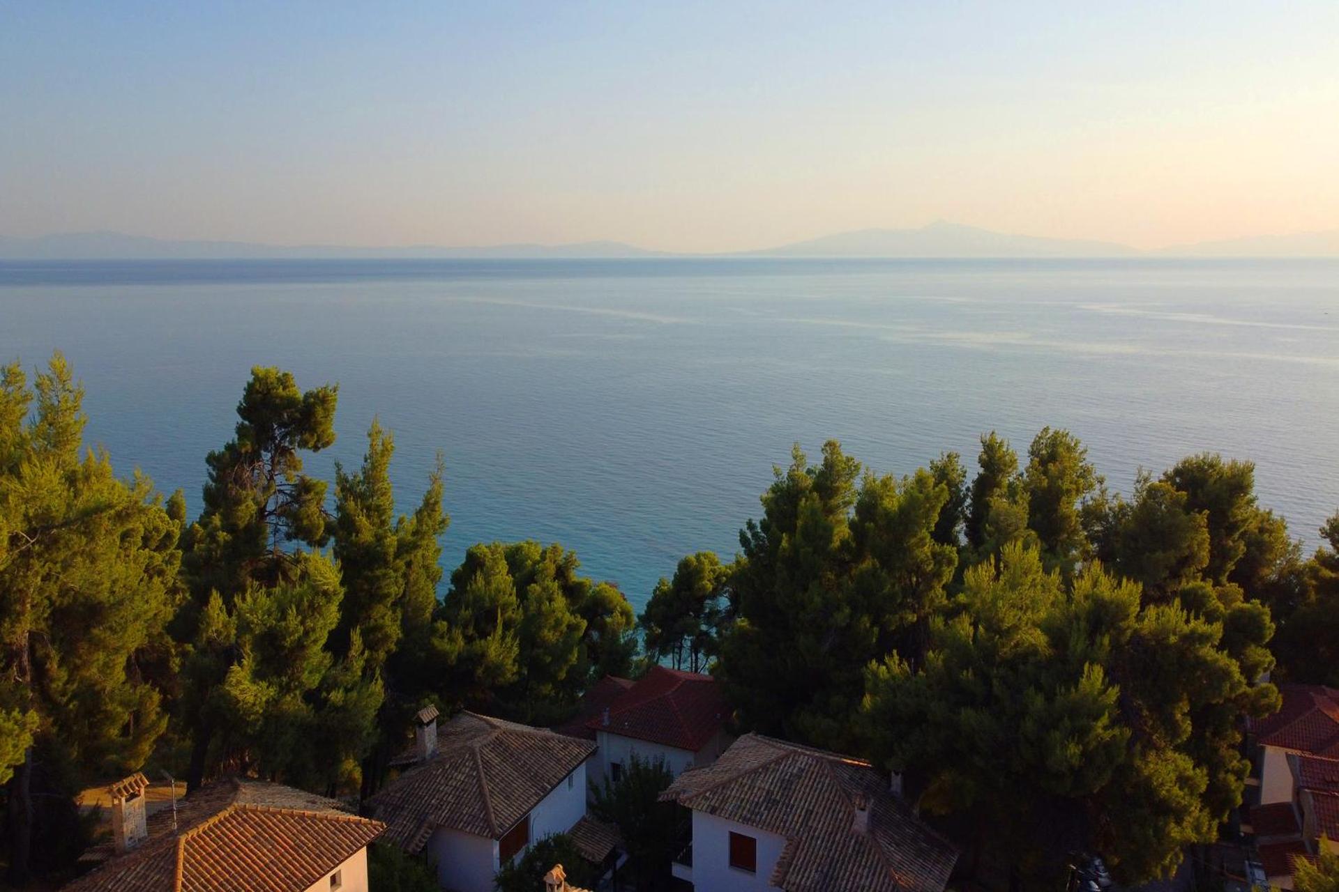 Sea Side Pine Maisonette, Siviri