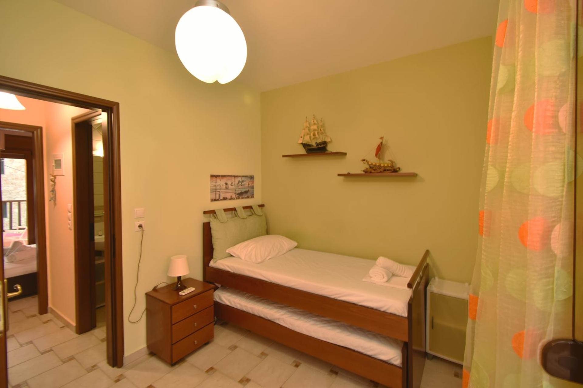 Sea Side Pine Maisonette, Siviri