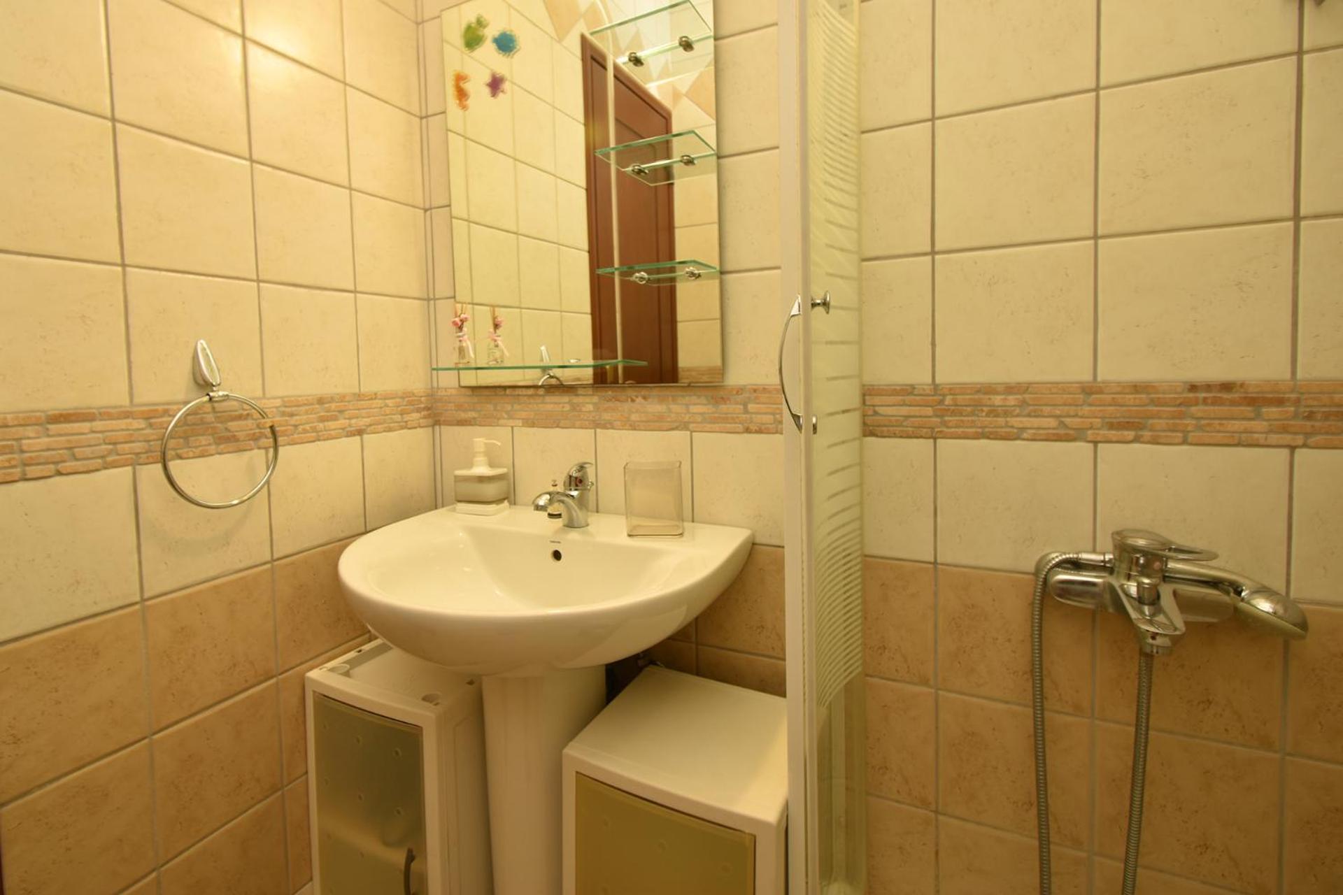Sea Side Pine Maisonette, Siviri