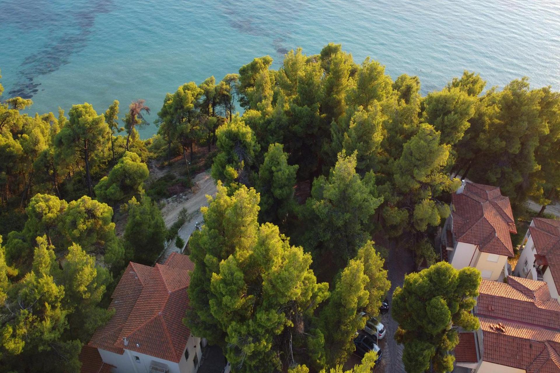 Sea Side Pine Maisonette, Siviri