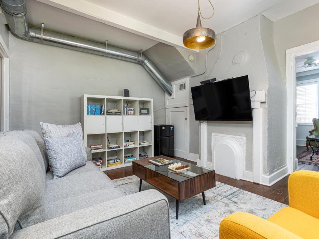 Huntingdon House view 4