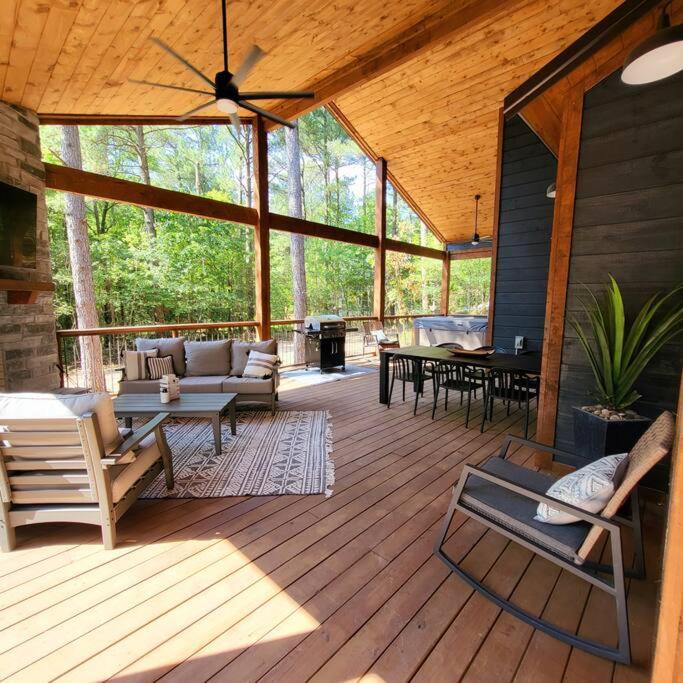 Luxury Cabin- Sleeps 12- Hot Tub - Dog Friendly view 5