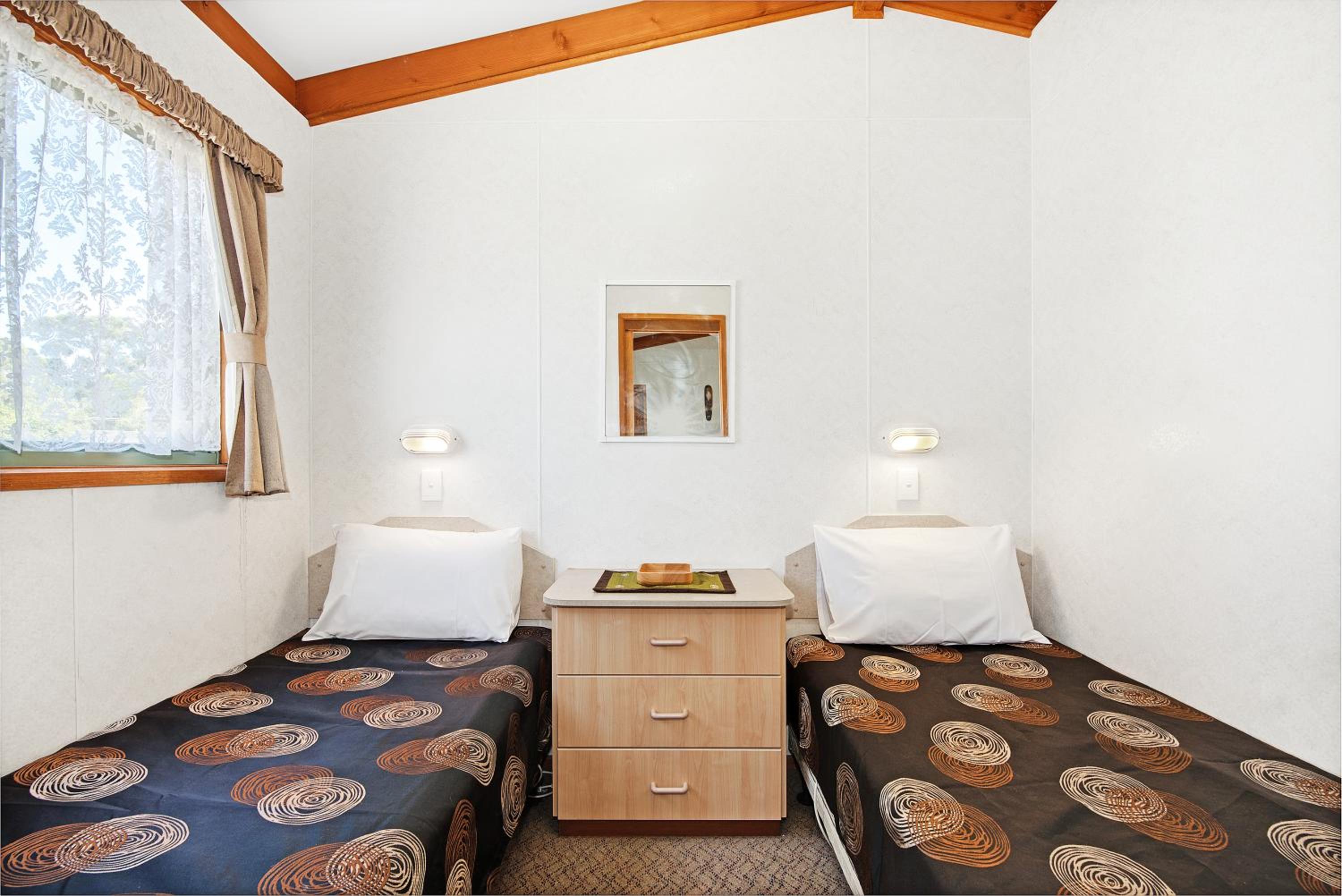 Golden Country Motel and Caravan Park