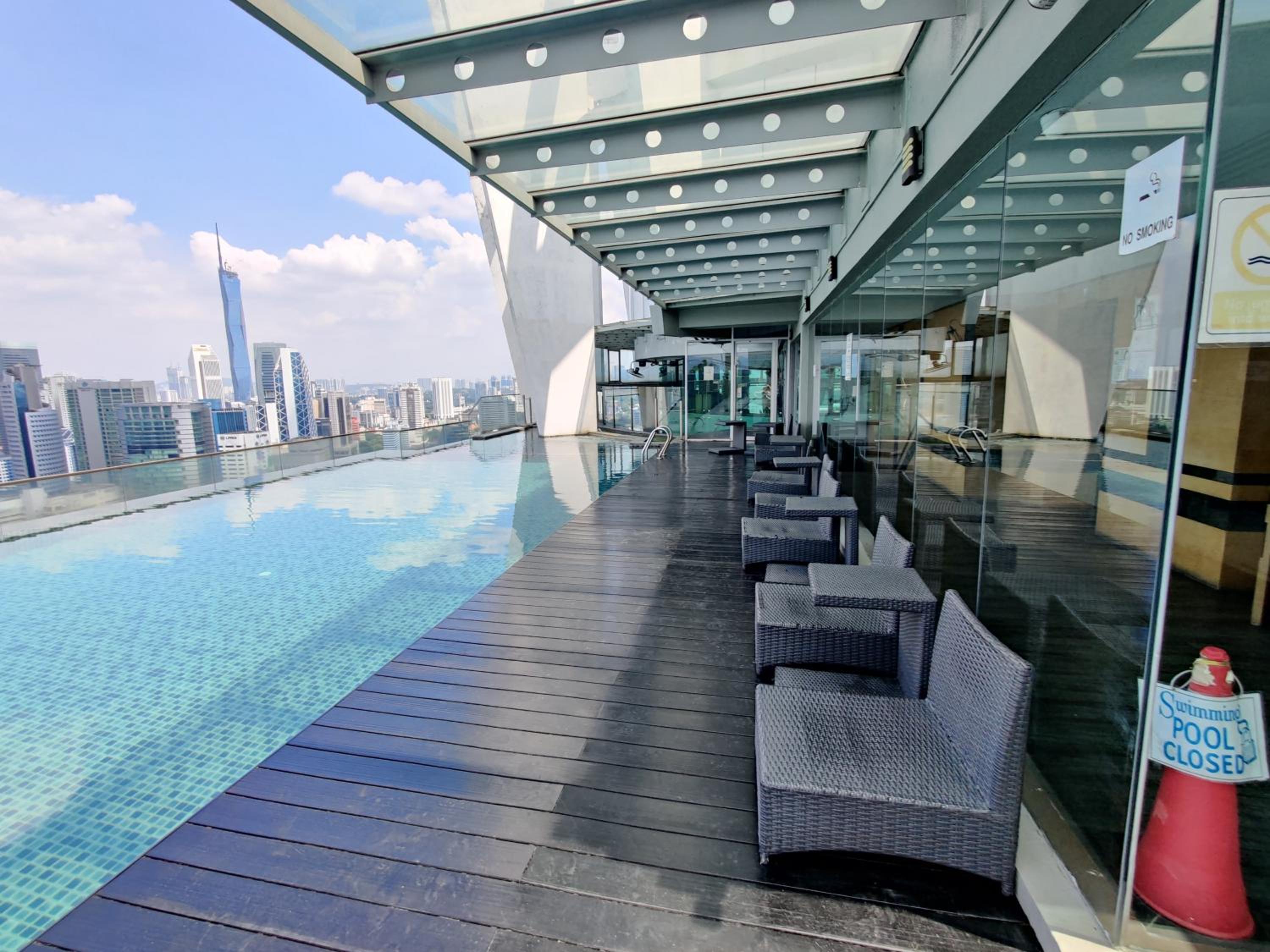 SkyBed Over The Sky Hostel @Regalia Suites & Residences KL