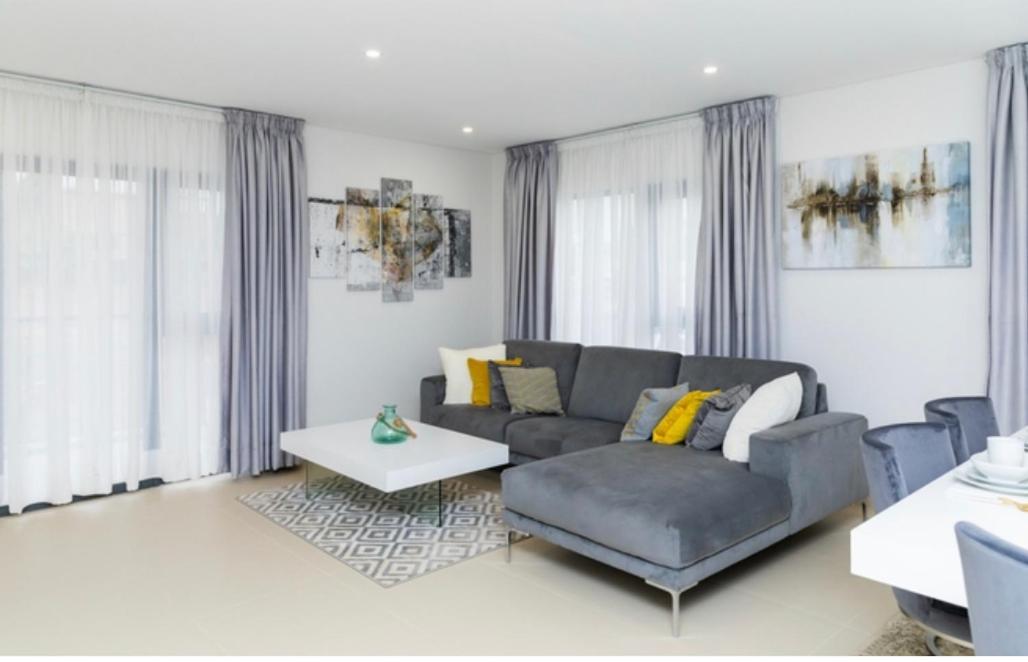 Luxurious 2 Bedroom Space Available view 3