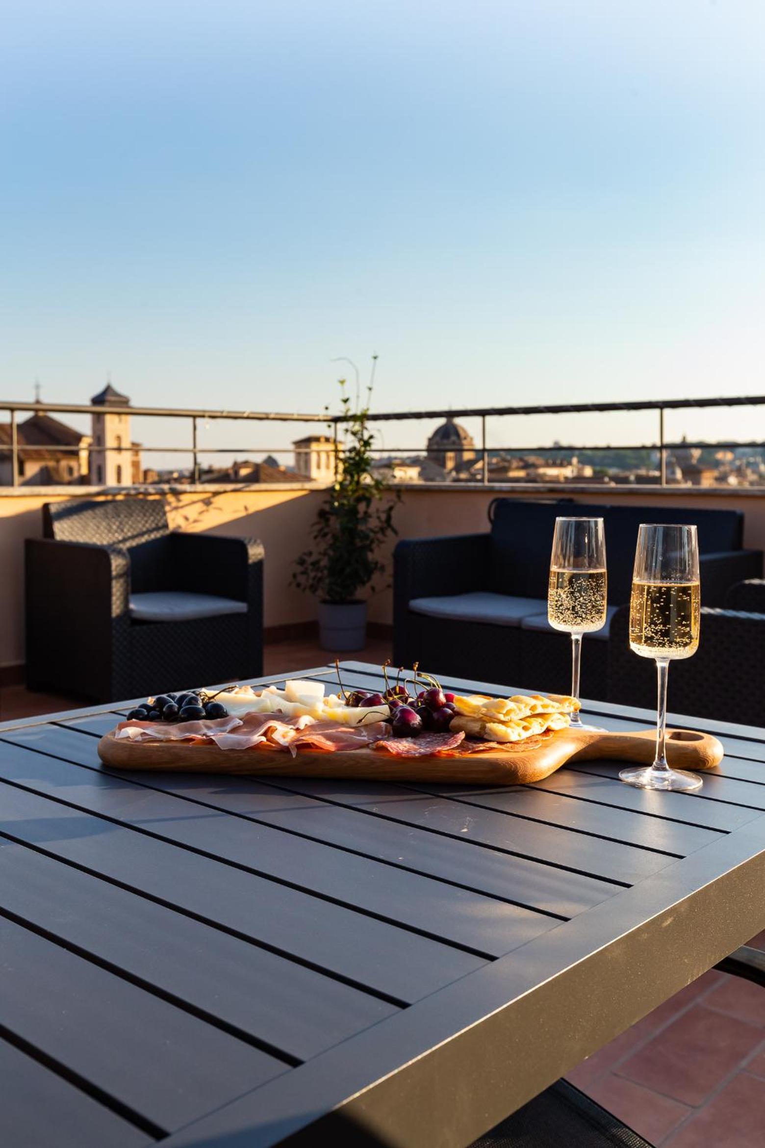 VIVILO ROMA TREVI - LUXURY EXPERIENCE - PRIVATE JACUZZI on TERRACE - INSANE VIEW