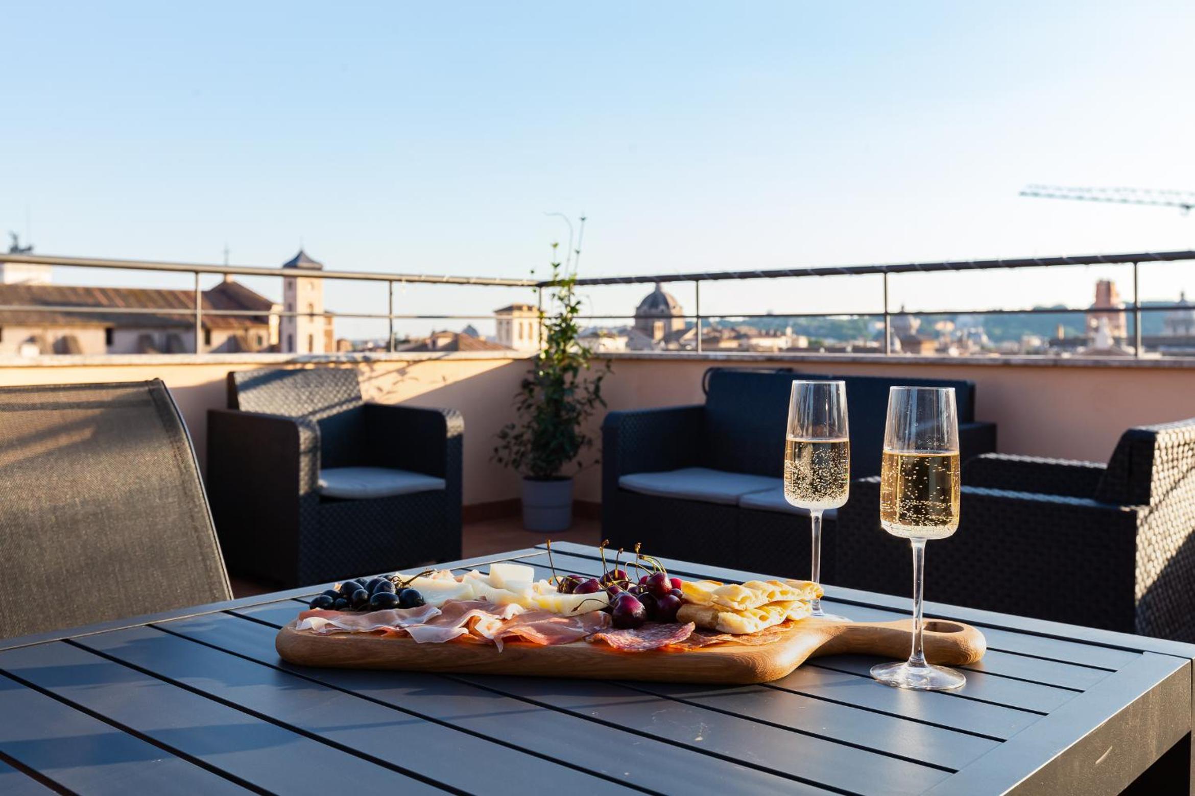 VIVILO ROMA TREVI - LUXURY EXPERIENCE - PRIVATE JACUZZI on TERRACE - INSANE VIEW