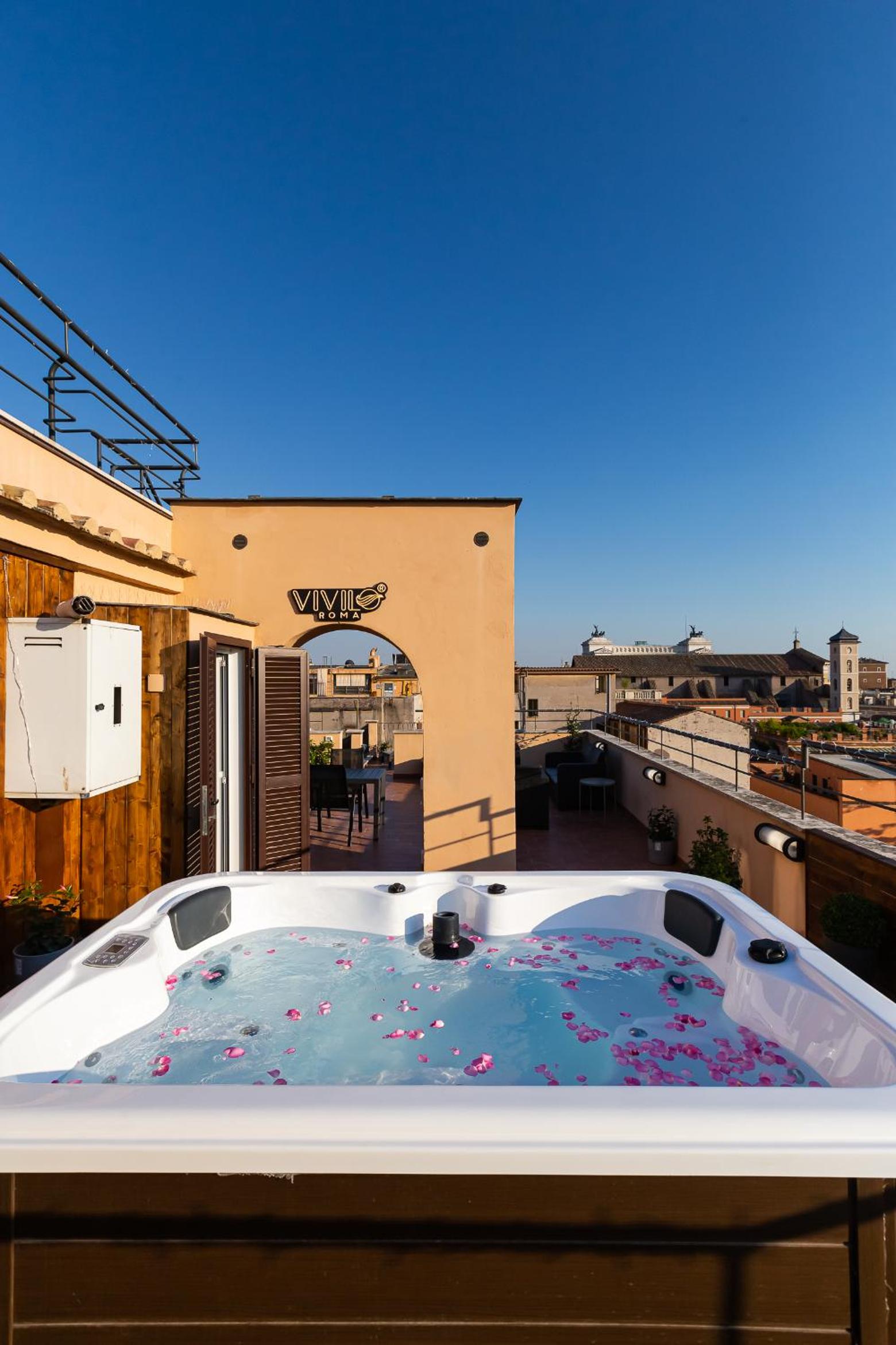 VIVILO ROMA TREVI - LUXURY EXPERIENCE - PRIVATE JACUZZI on TERRACE - INSANE VIEW