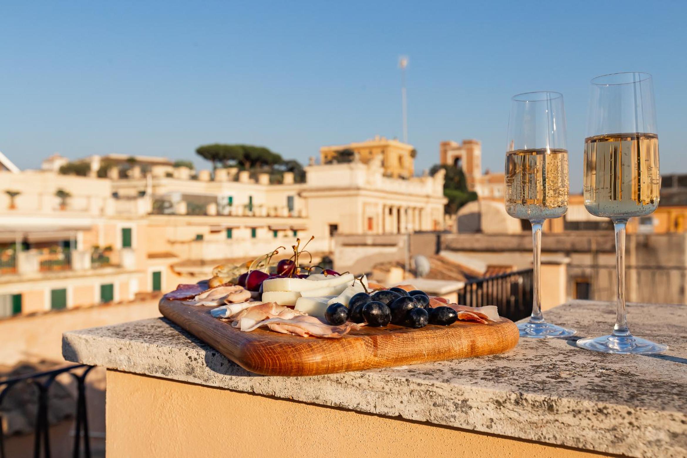 VIVILO ROMA TREVI - LUXURY EXPERIENCE - PRIVATE JACUZZI on TERRACE - INSANE VIEW