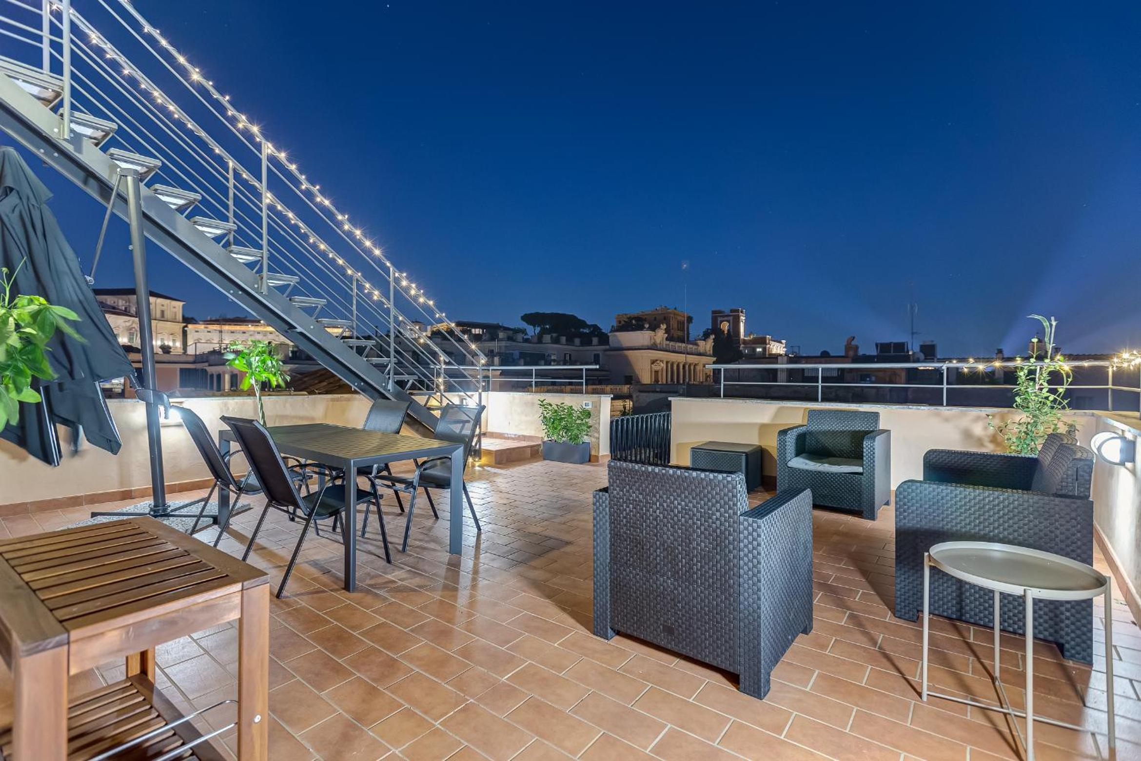 VIVILO ROMA TREVI - LUXURY EXPERIENCE - PRIVATE JACUZZI on TERRACE - INSANE VIEW