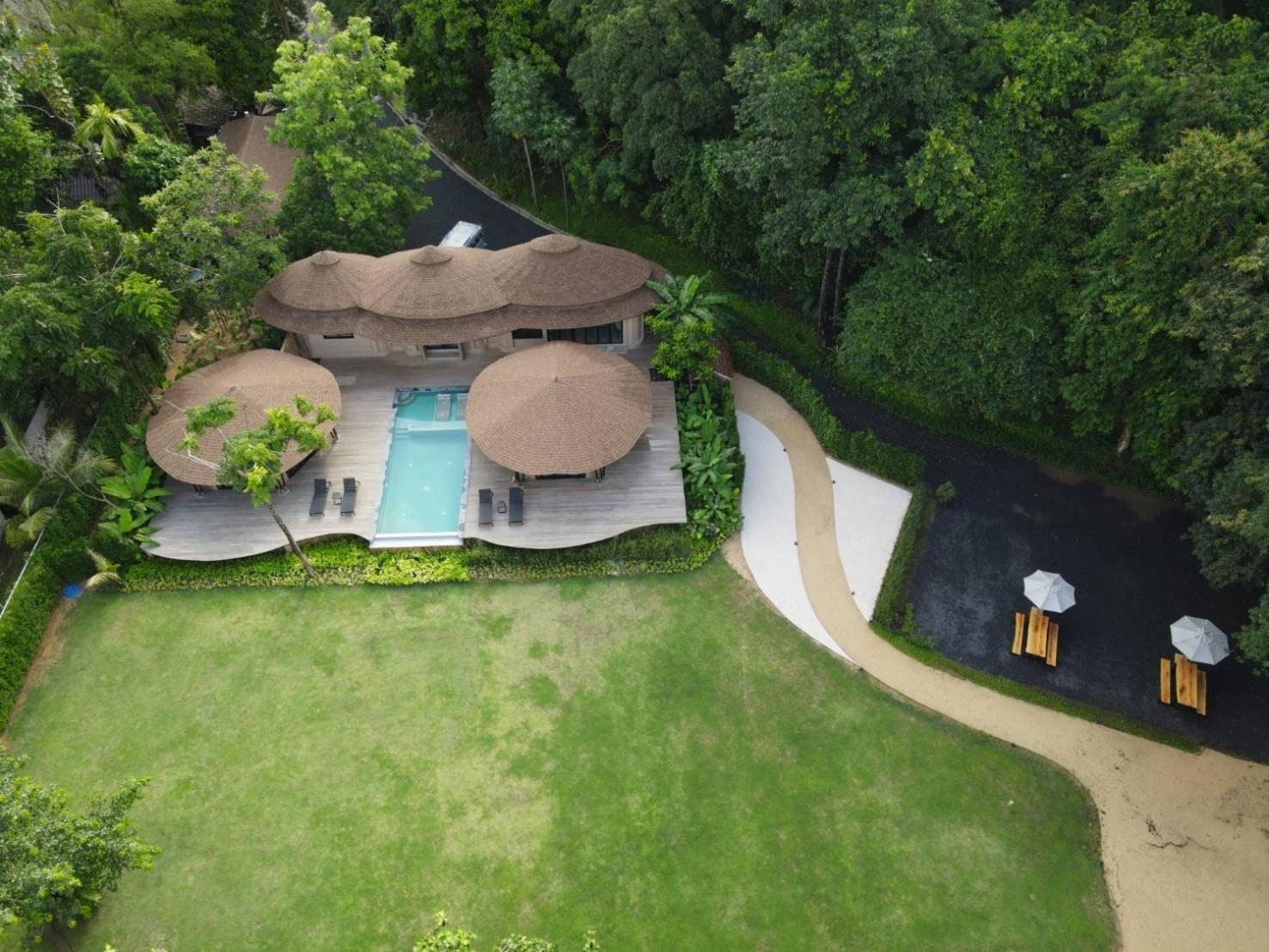 outdoor BBQ area
