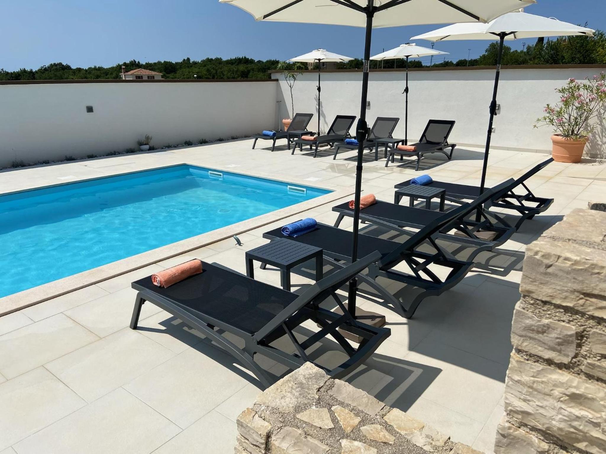 Villa Victoria Istra Heated Pool Fenced Garden