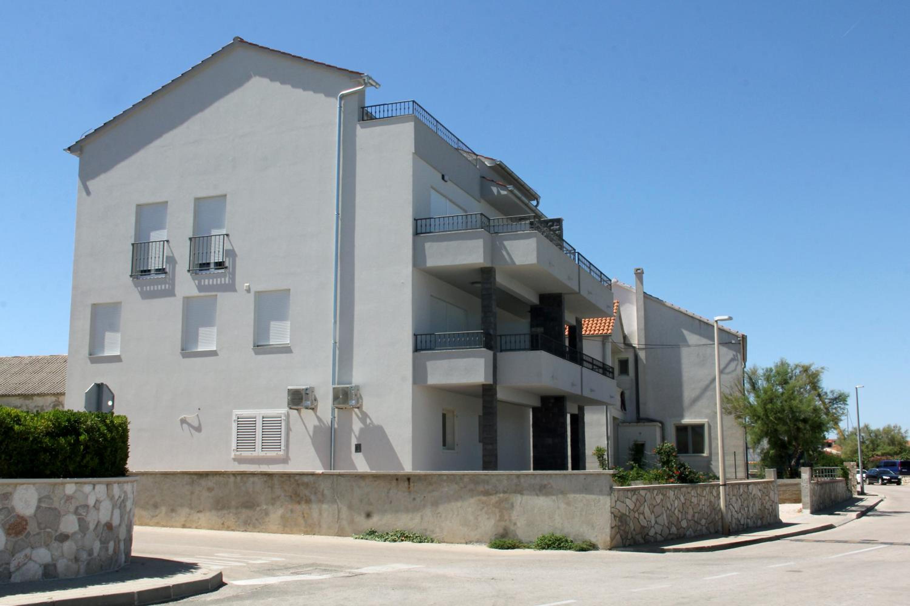 Hotel Apartmani Šara - Image 1