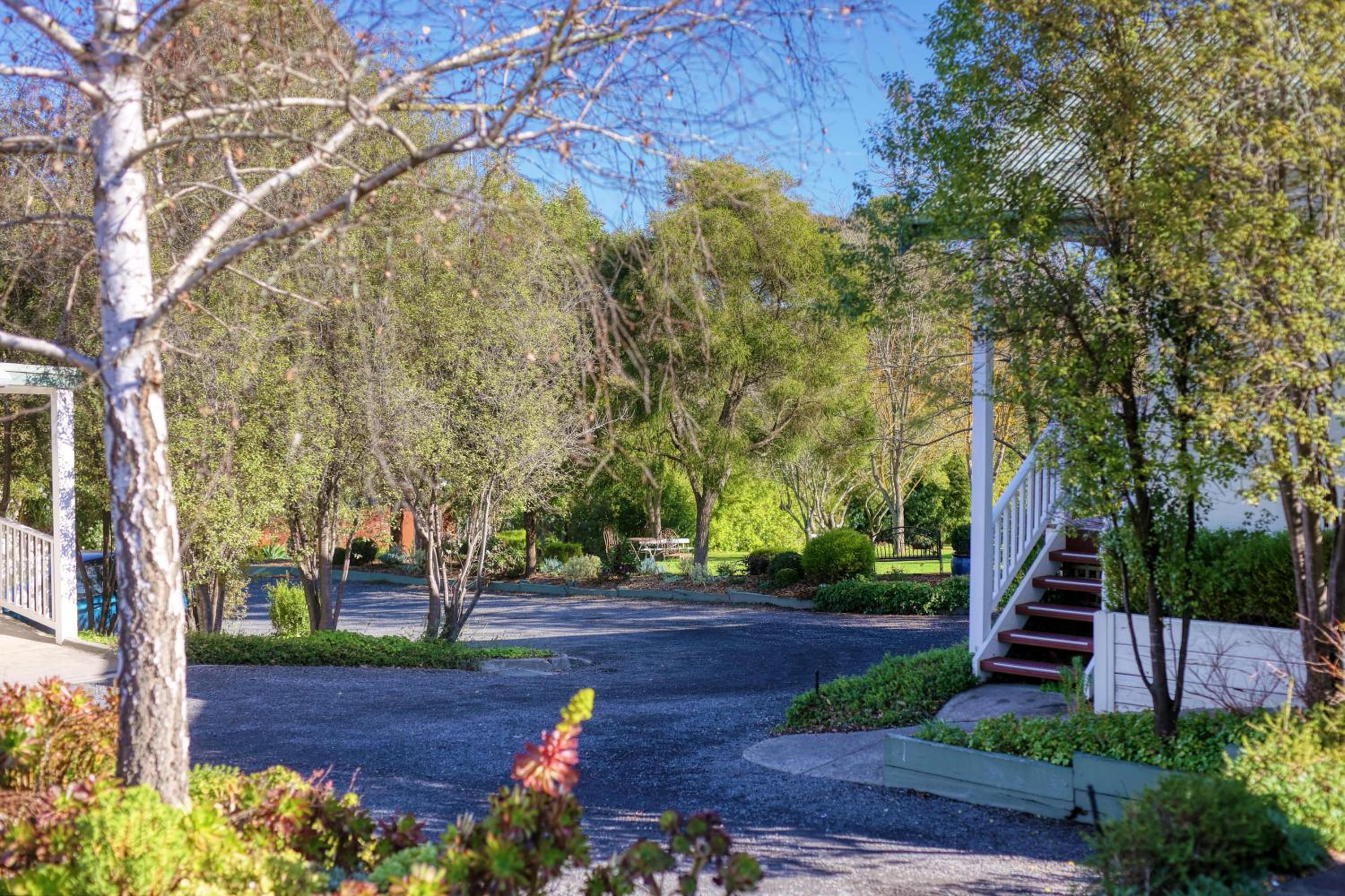 Yarra Gables