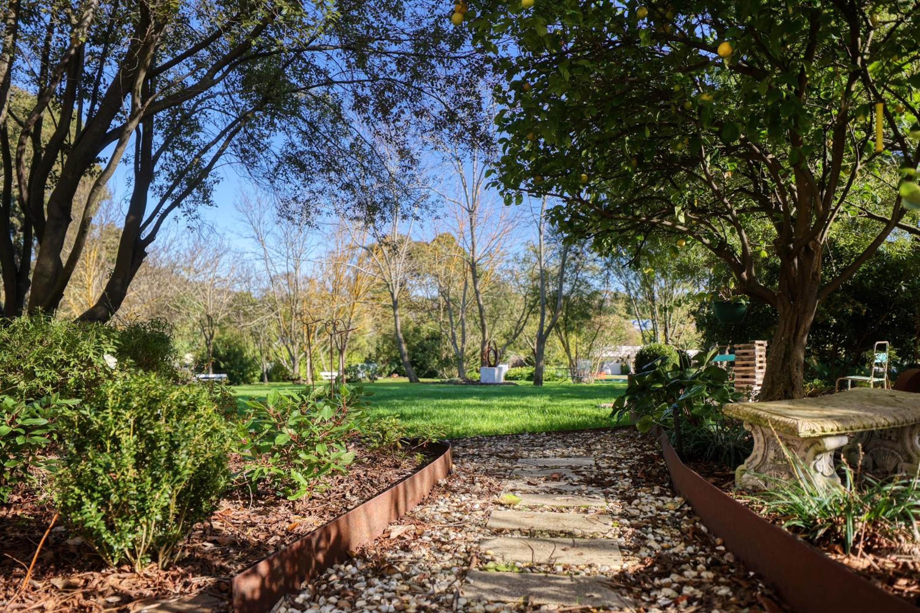 Yarra Gables