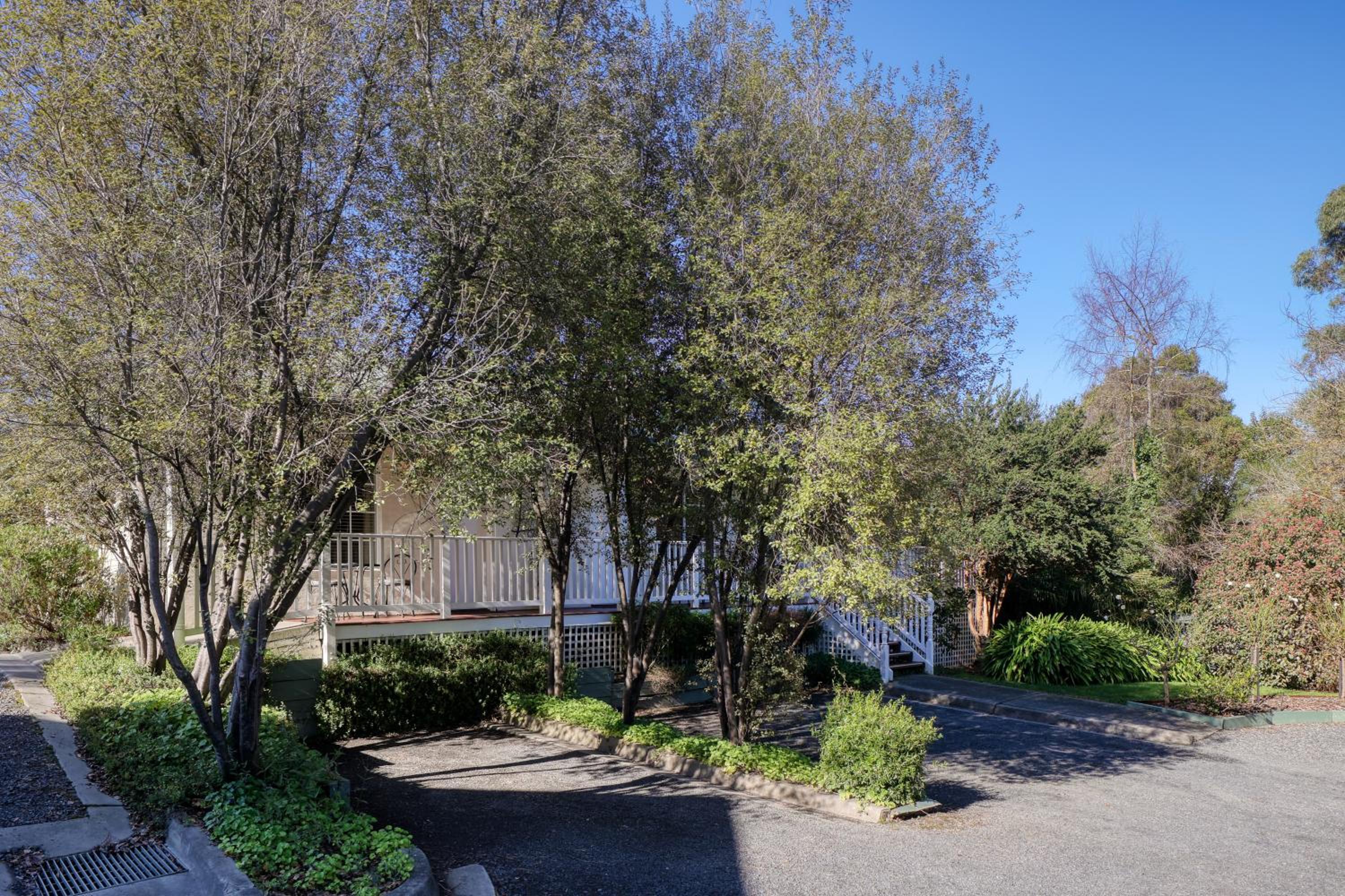 Yarra Gables