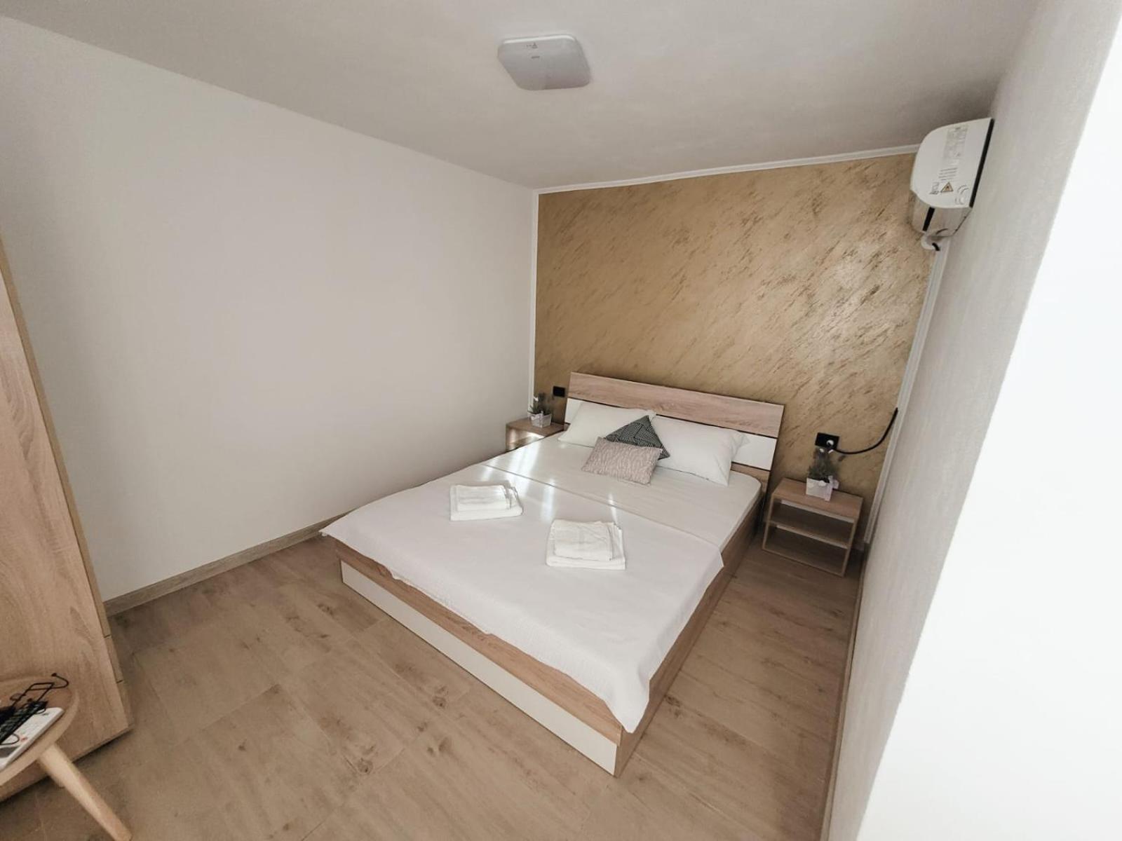 Cabana Vărad Coronini view 5