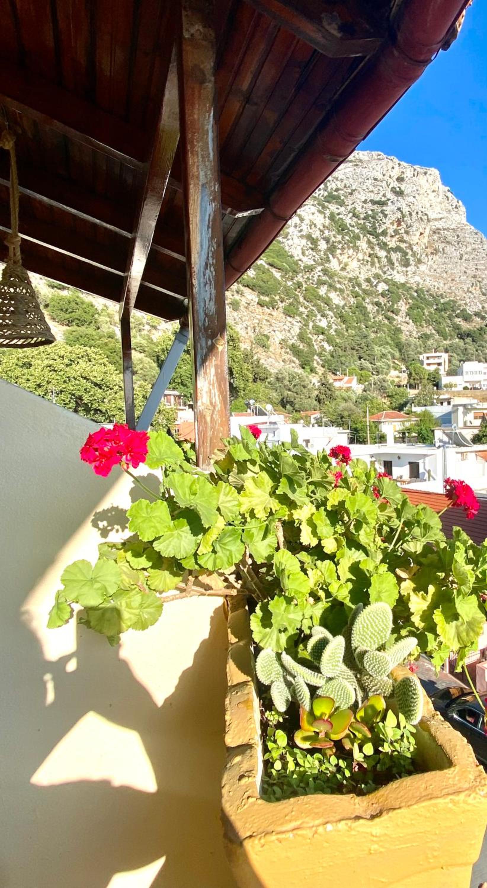 Costas Inn