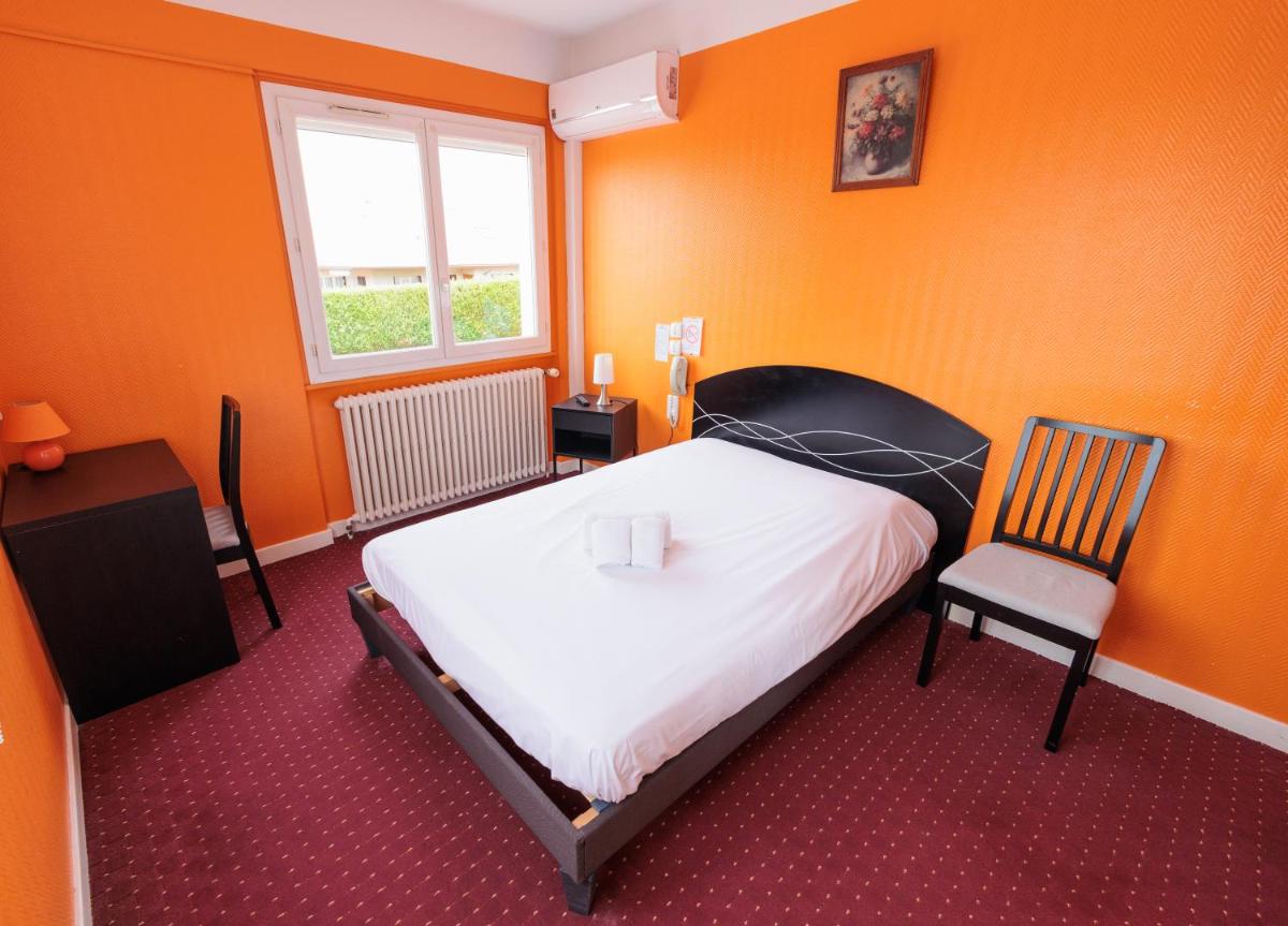 Le Bel Air en Mions — hotel room