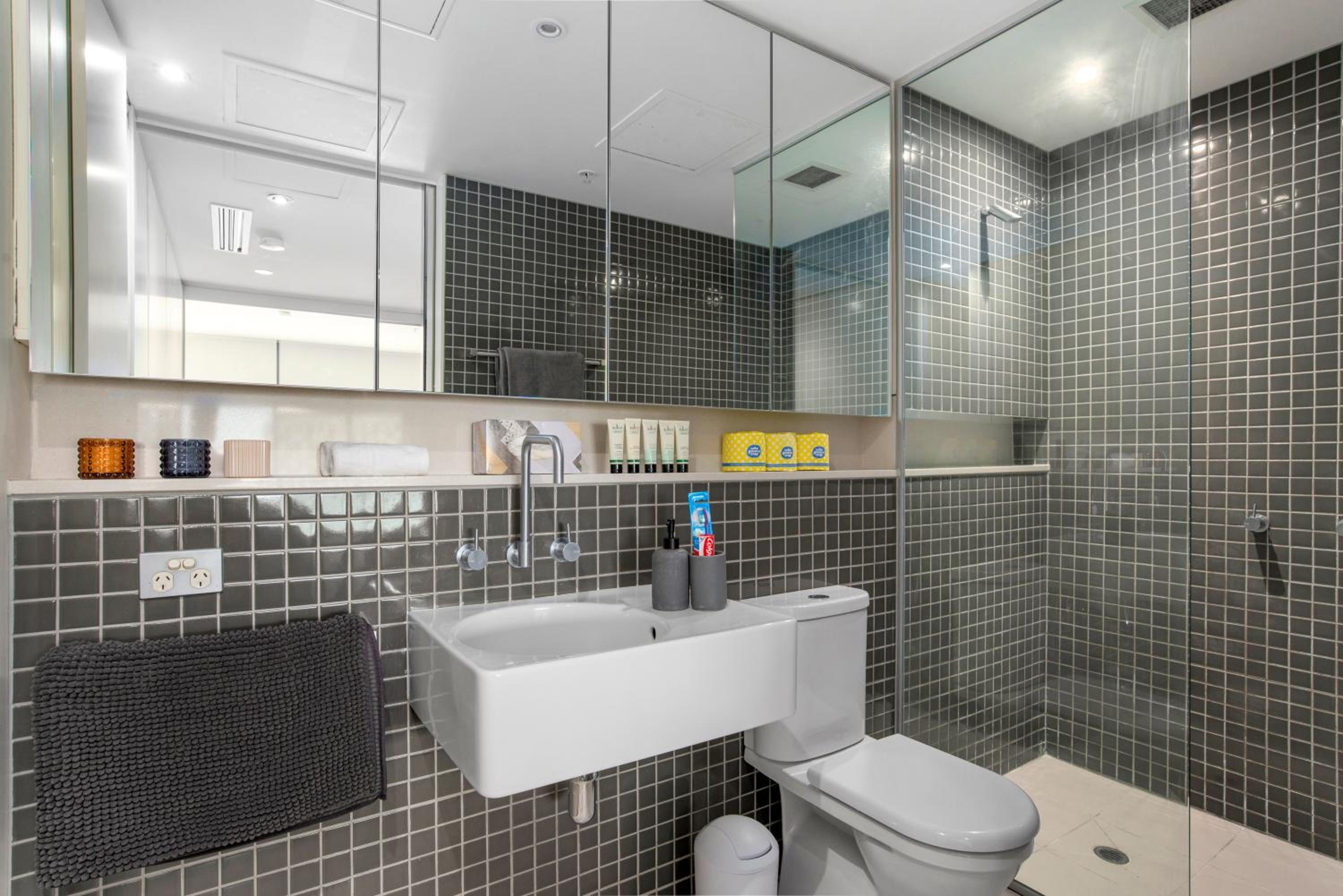 Sophisticated Designer Condo W River & City Views