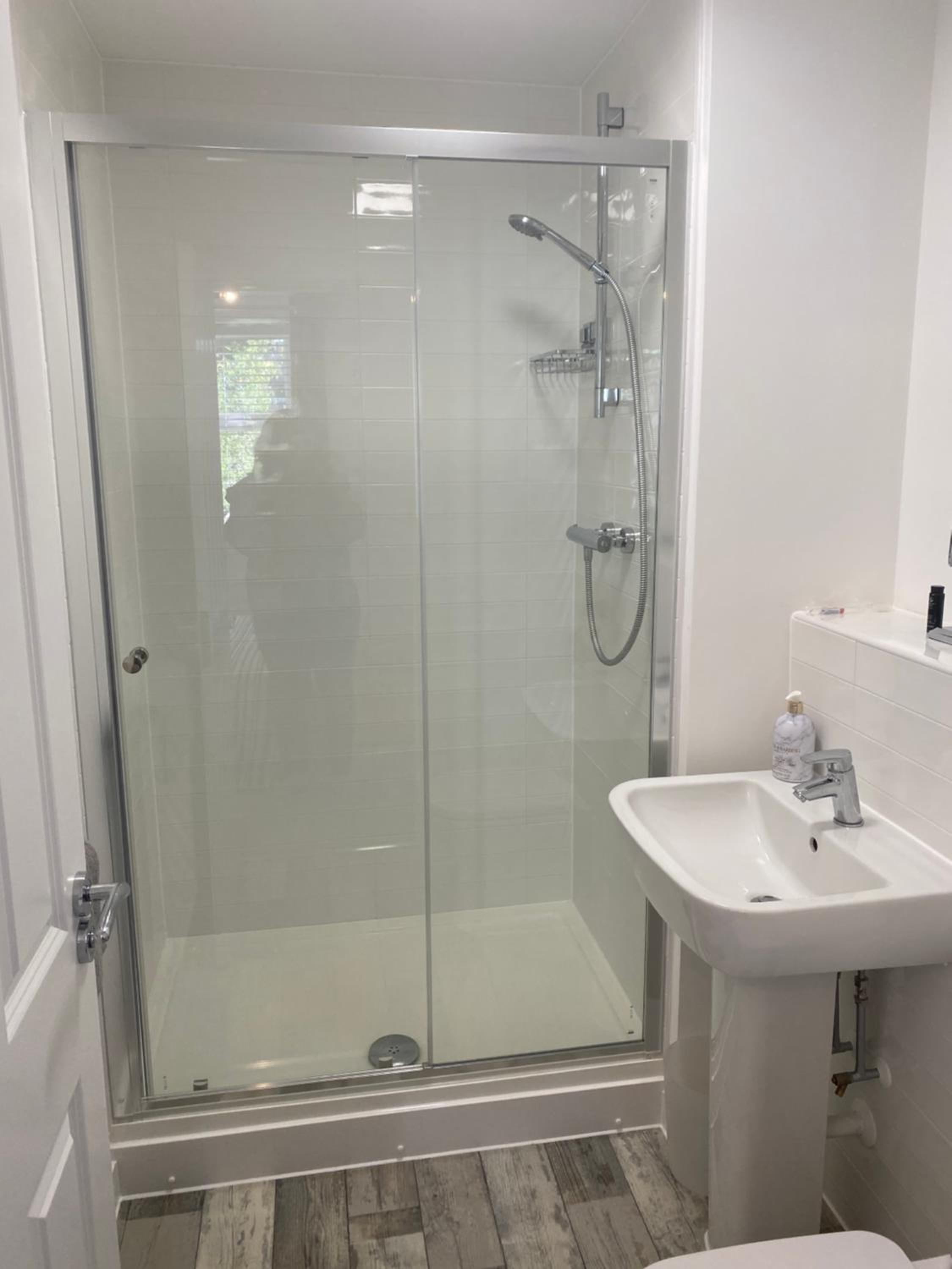 Peterborough Brand New City Center Apartment 2 Bedroom 2 bath apartment free parking contractors welcome