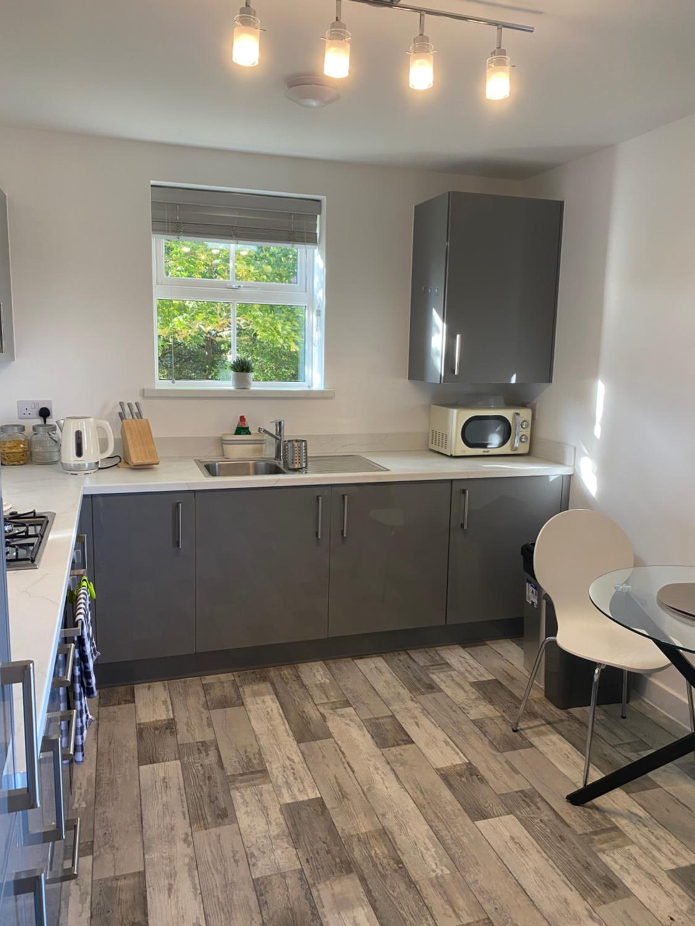 Peterborough Brand New City Center Apartment 2 Bedroom 2 bath apartment free parking contractors welcome