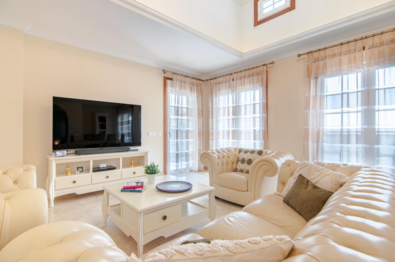 Villa Torriani with heated pool PH11 view 5