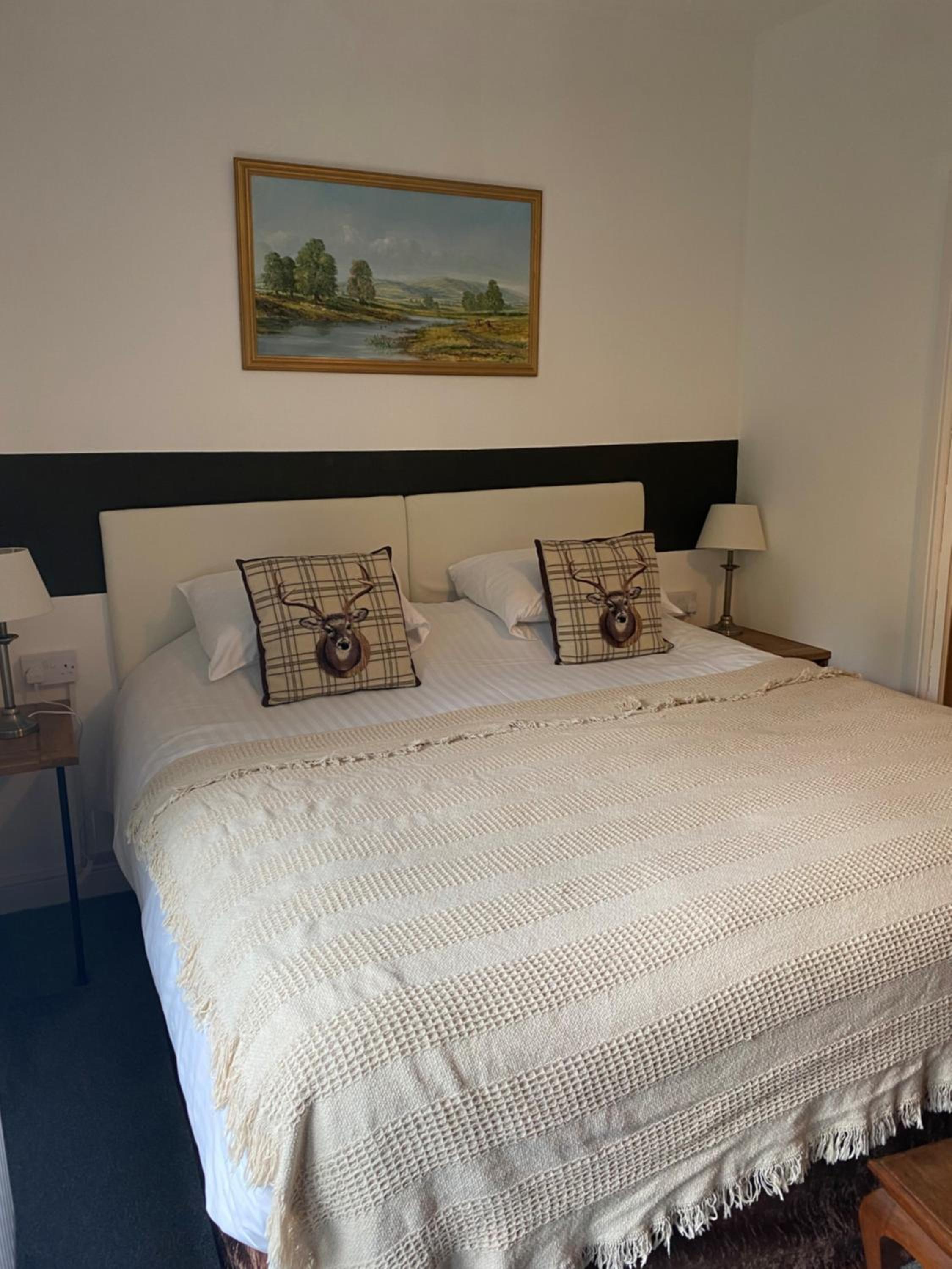 Parrett Hotel