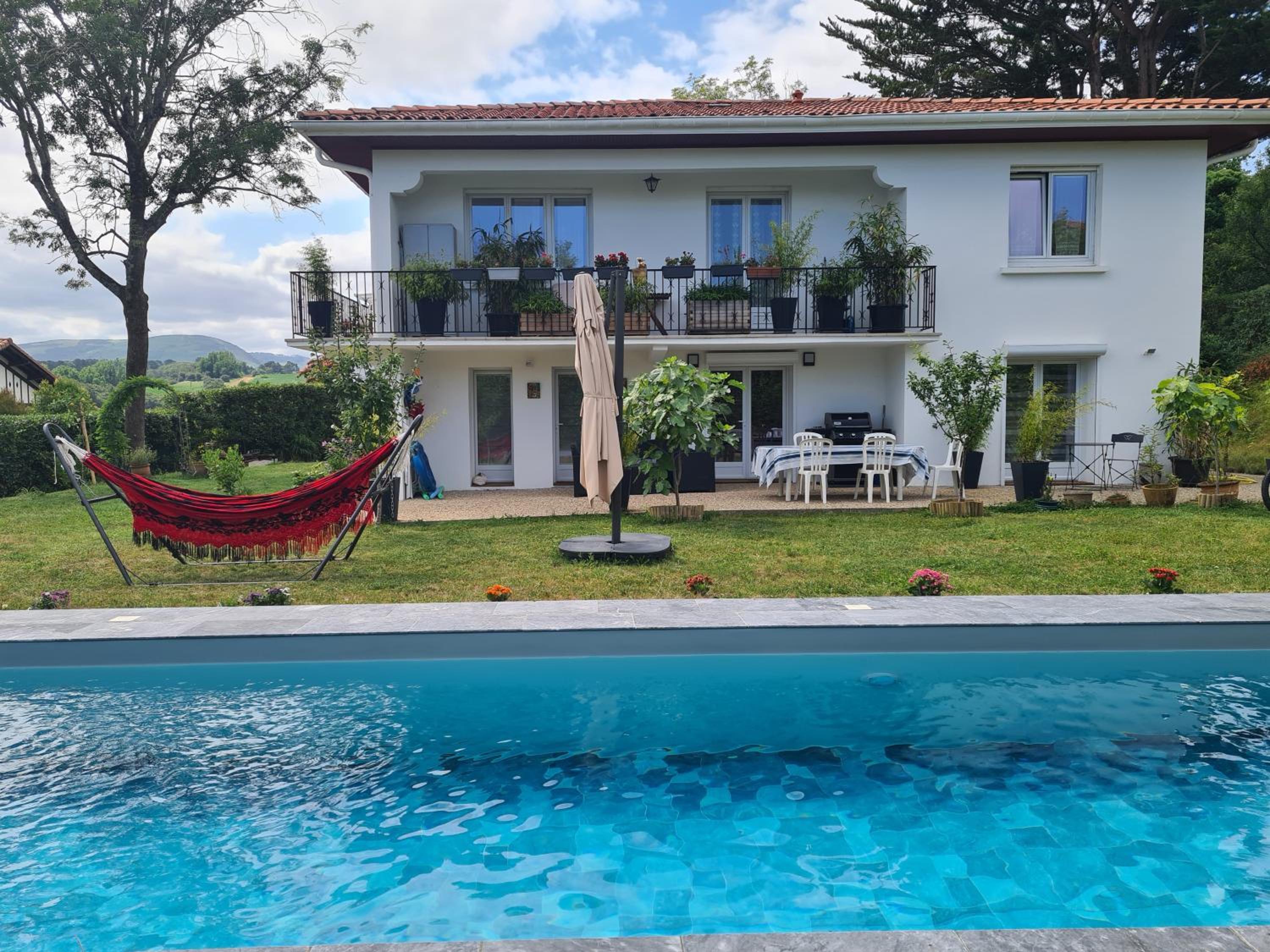 Appartement avec cuisine et grande piscine chauffée view 2
